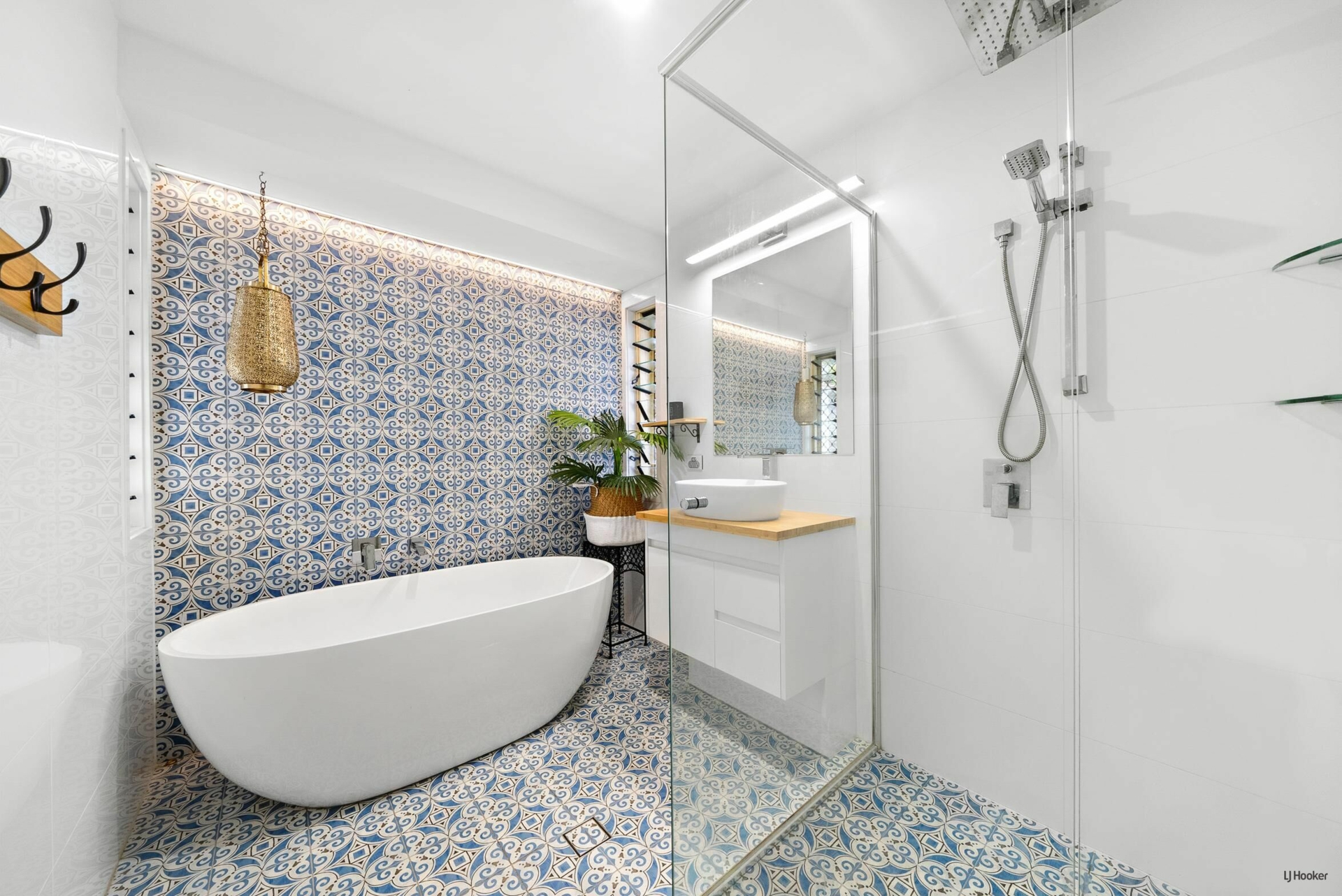 7 Ajax Court, CURRUMBIN WATERS