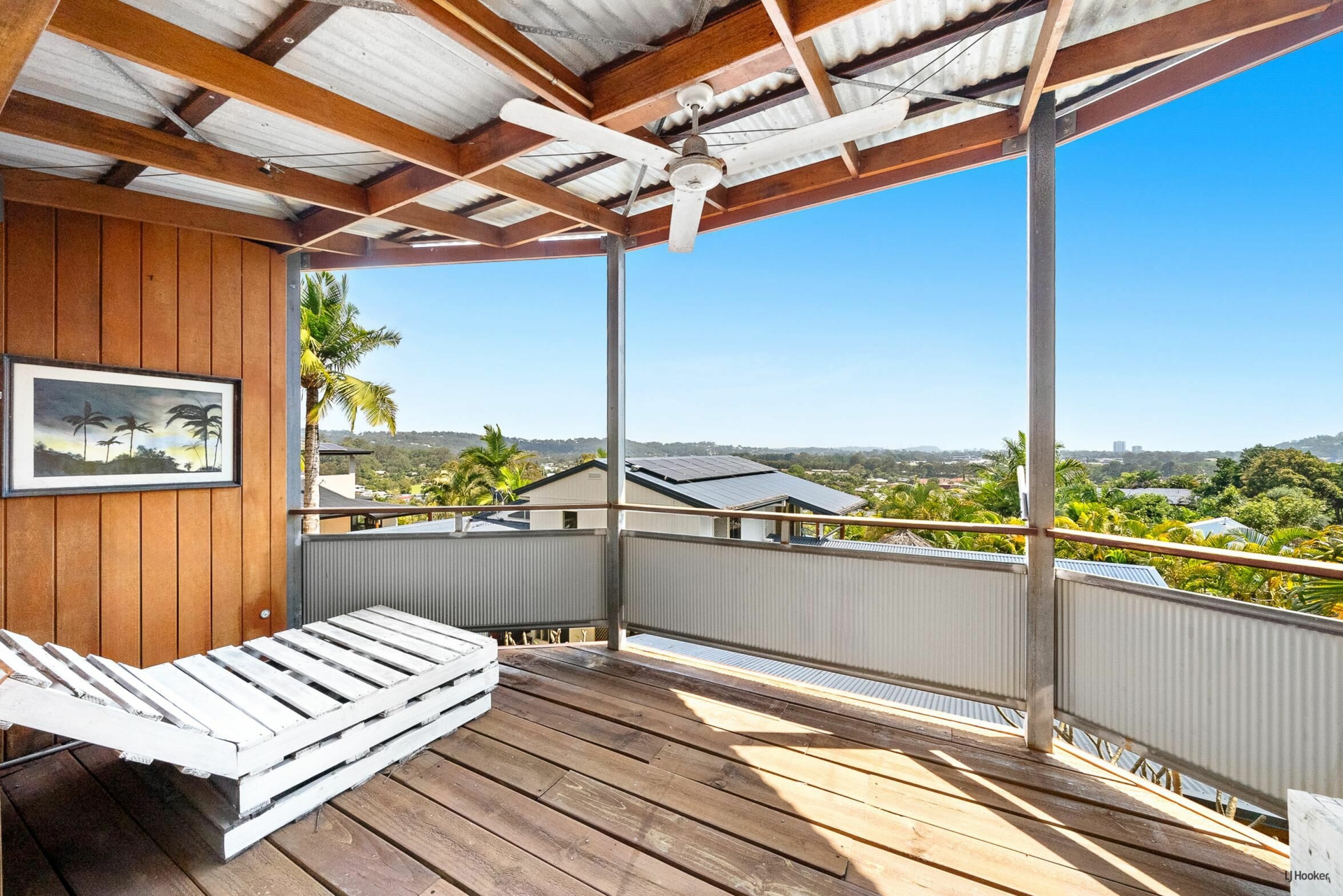 7 Ajax Court, CURRUMBIN WATERS