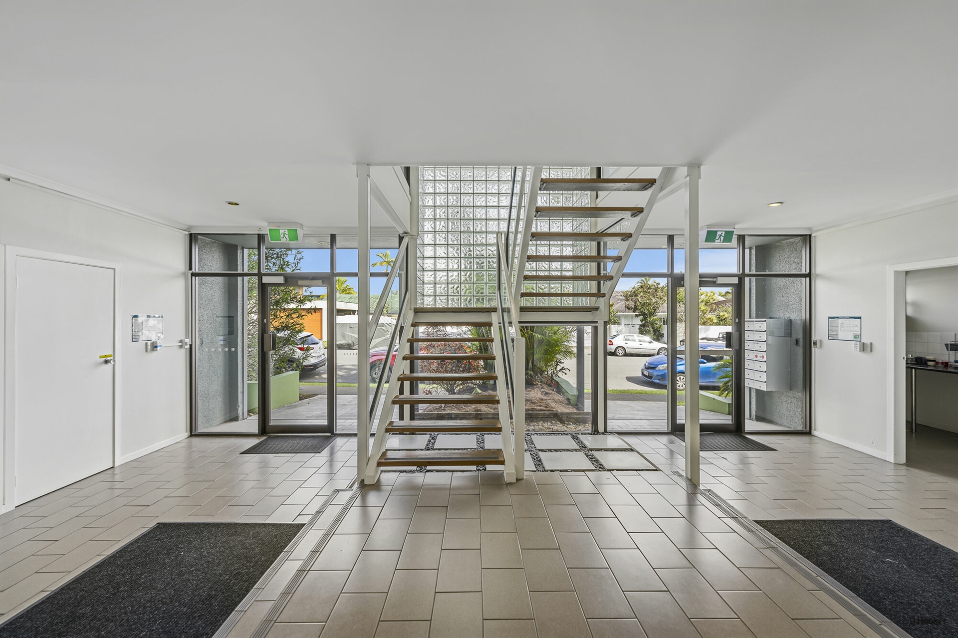 25 Lemana Lane, BURLEIGH HEADS