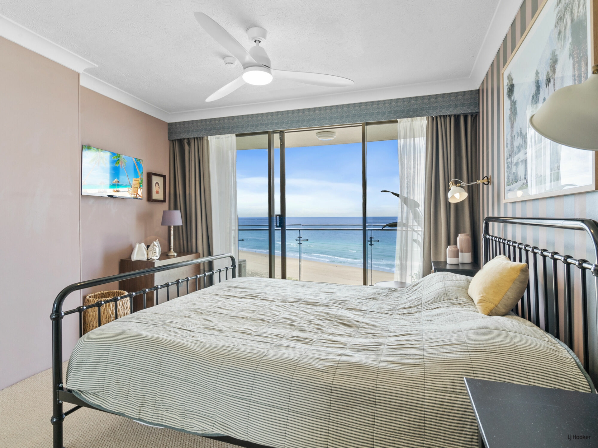 14D/969 Gold Coast Highway, PALM BEACH