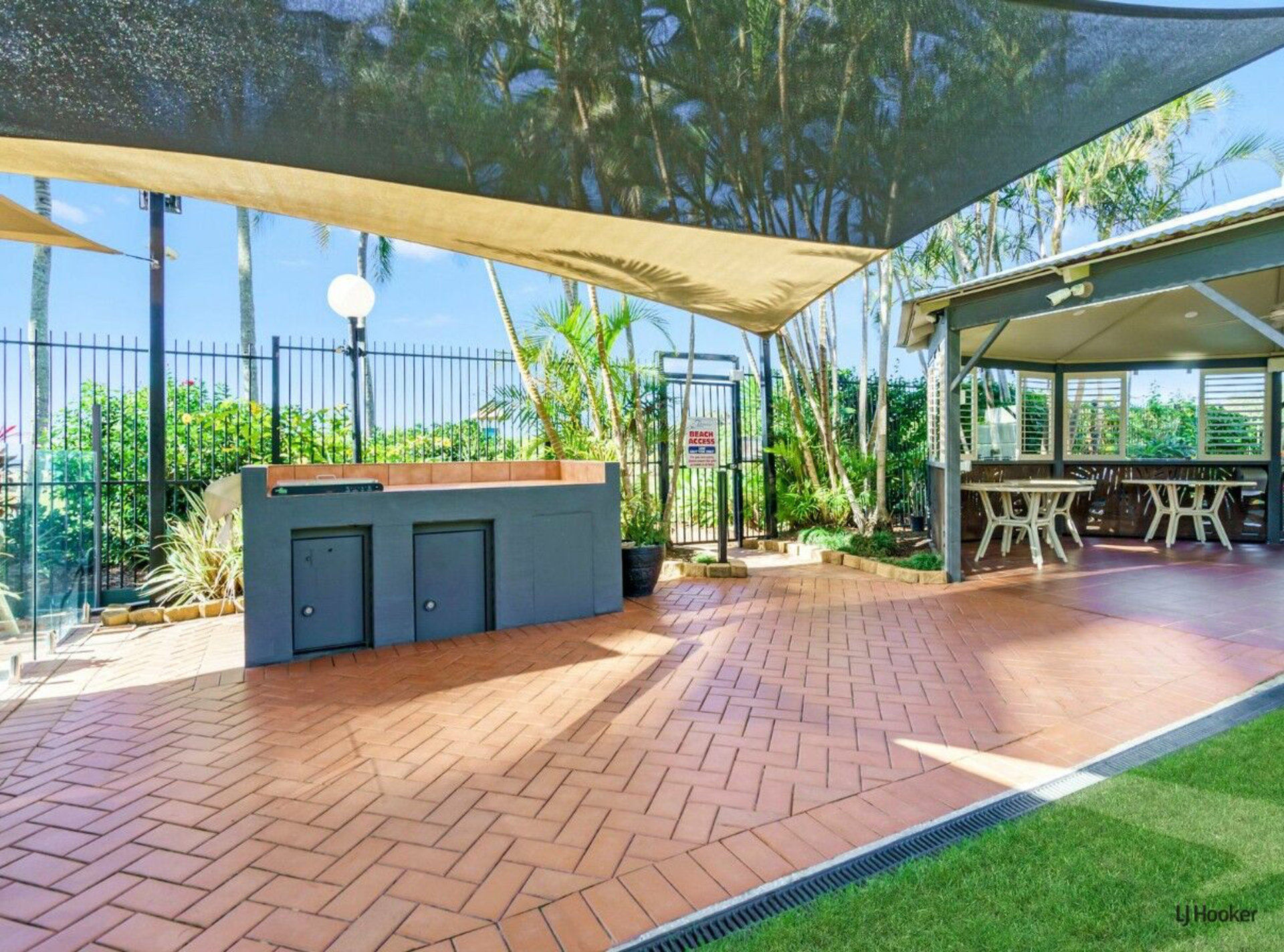 14D/969 Gold Coast Highway, PALM BEACH
