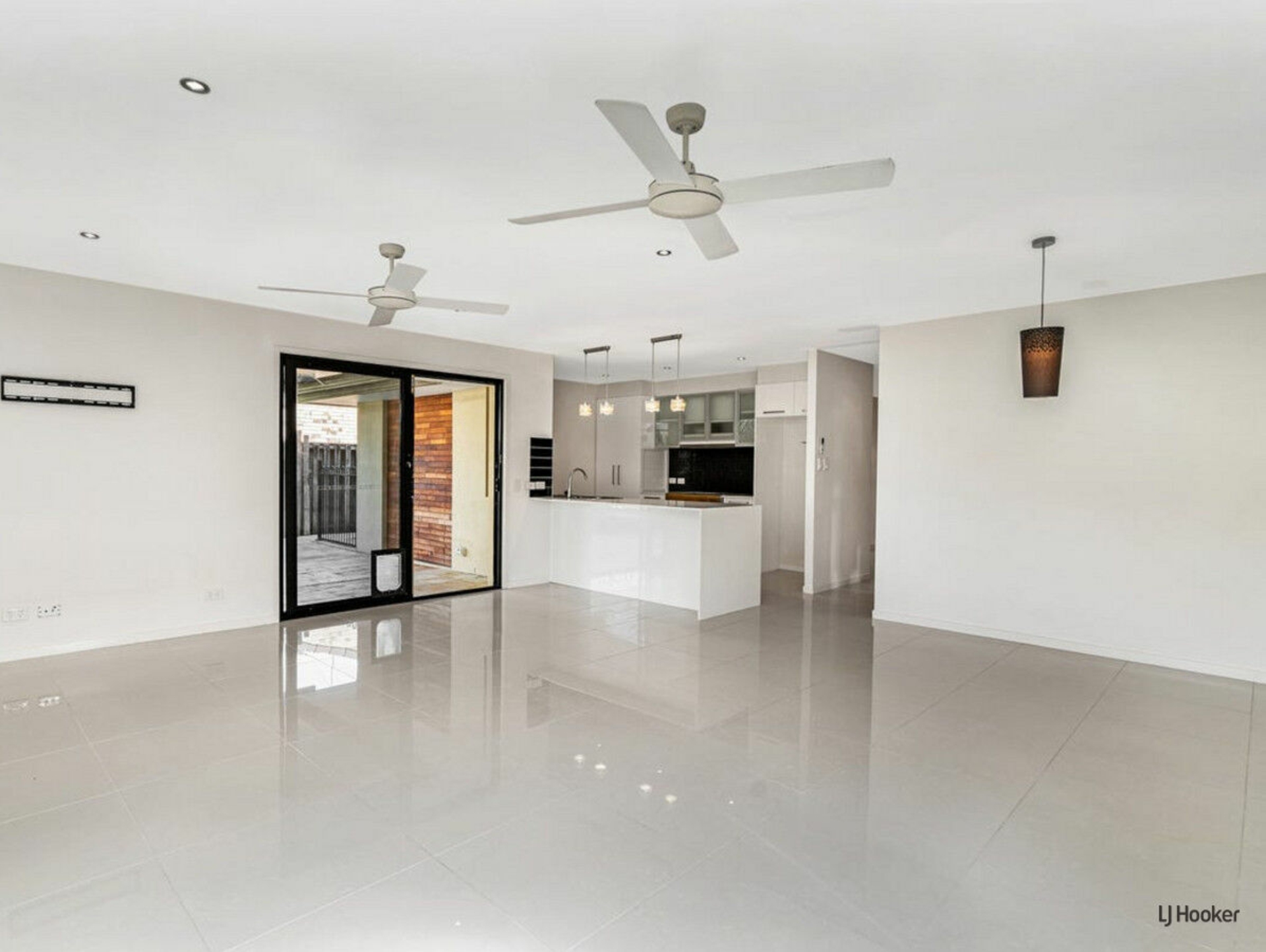 14 Montezuma Drive, BURLEIGH WATERS