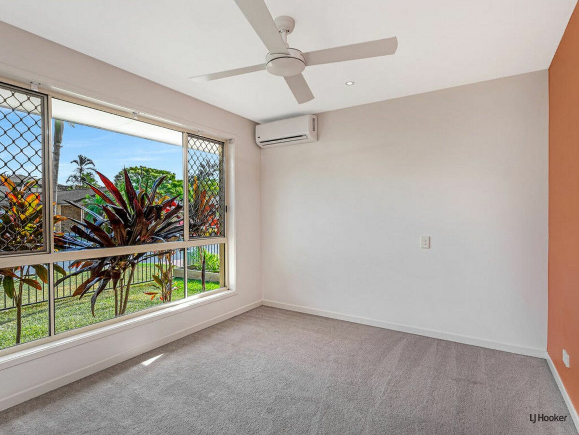 14 Montezuma Drive, BURLEIGH WATERS