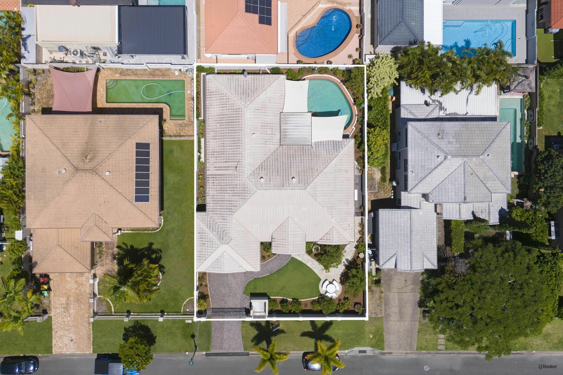 41 Deborah Avenue, BENOWA WATERS