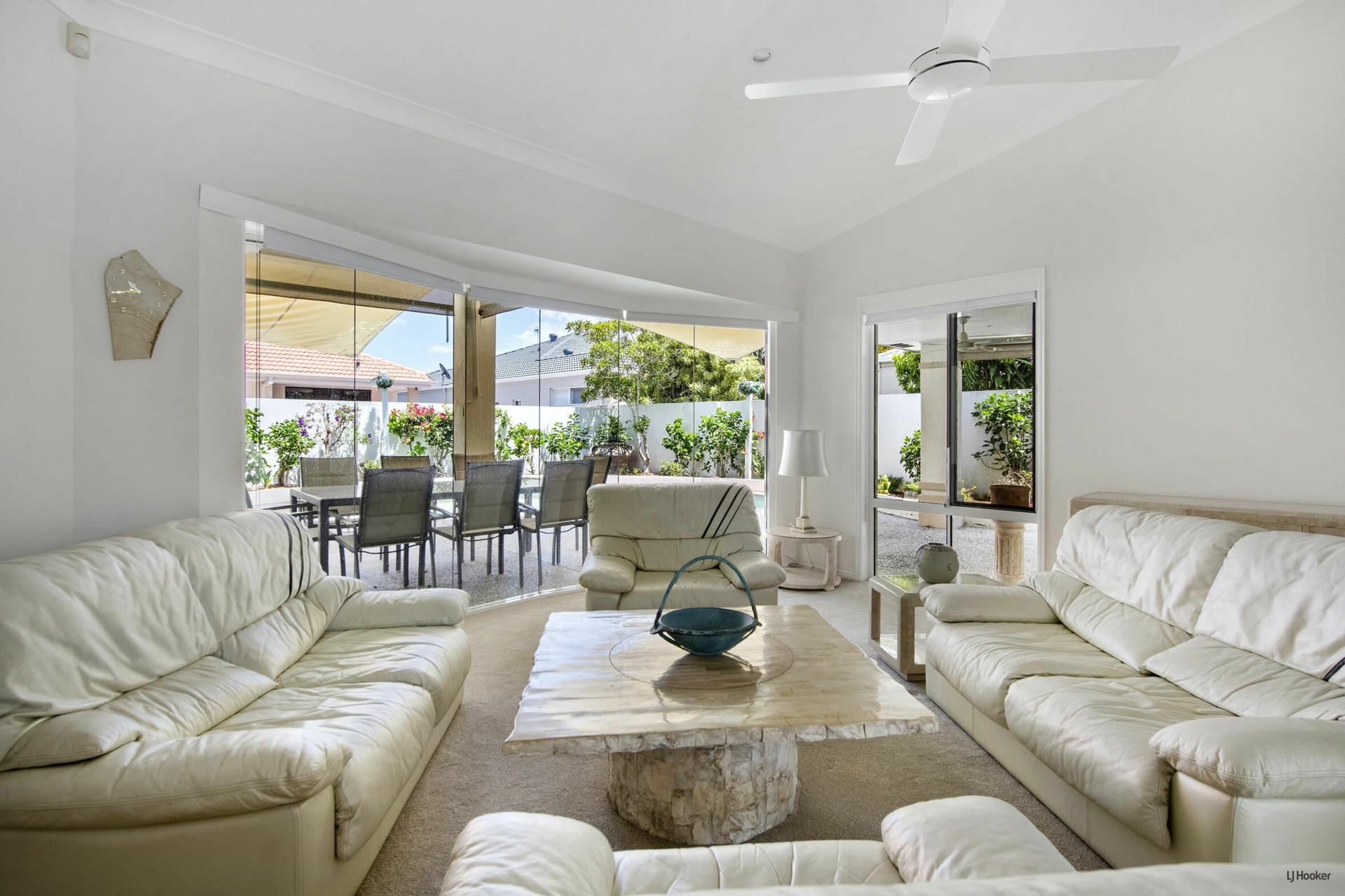 41 Deborah Avenue, BENOWA WATERS