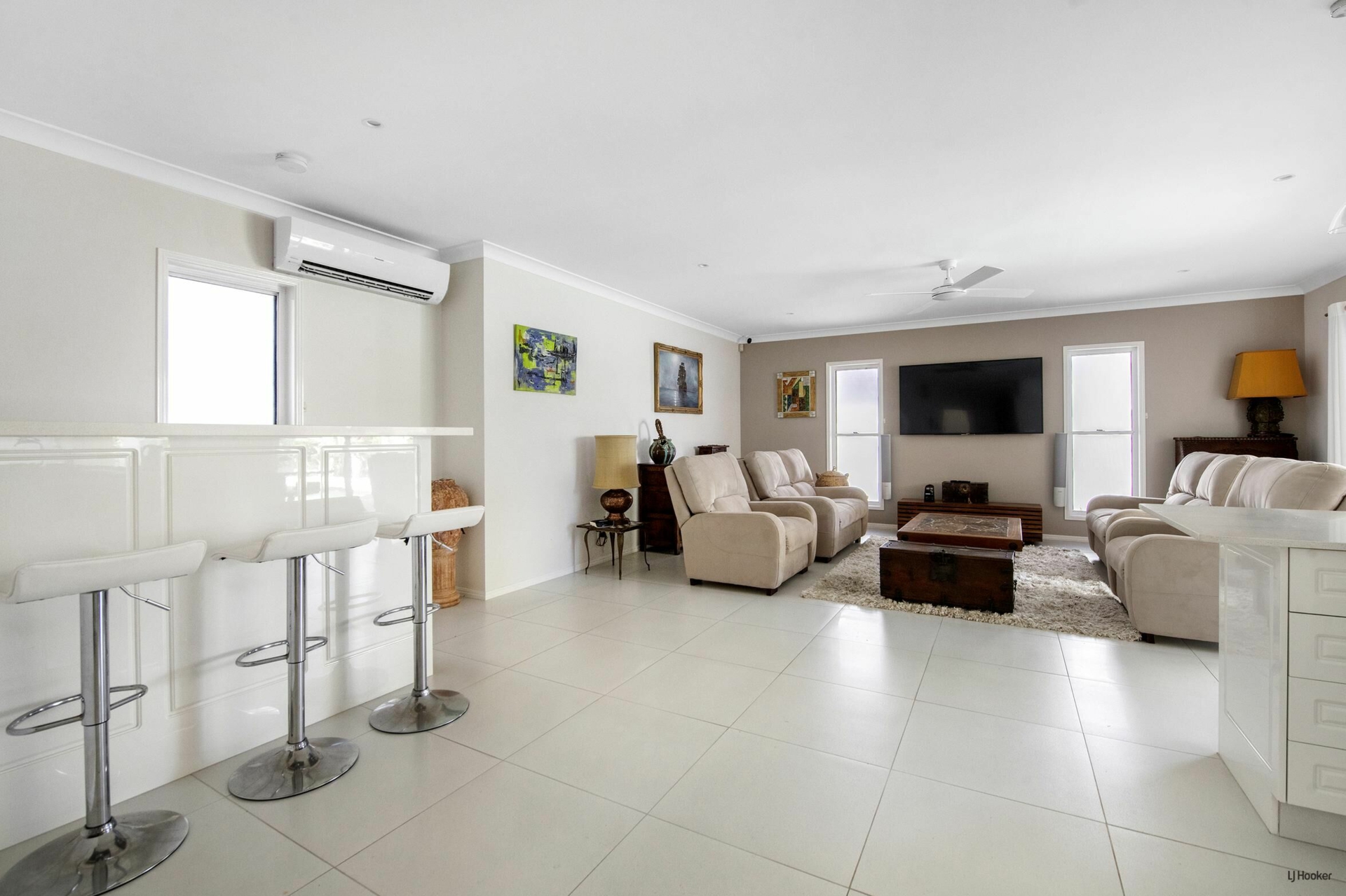41 Deborah Avenue, BENOWA WATERS