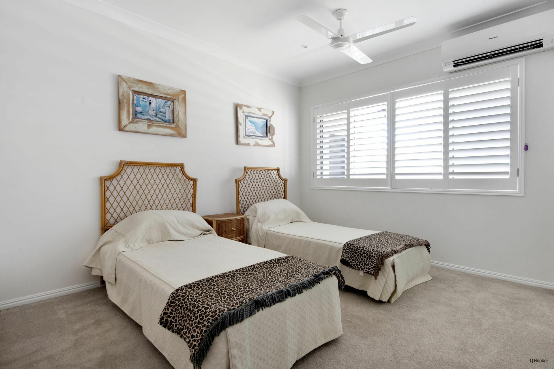 41 Deborah Avenue, BENOWA WATERS