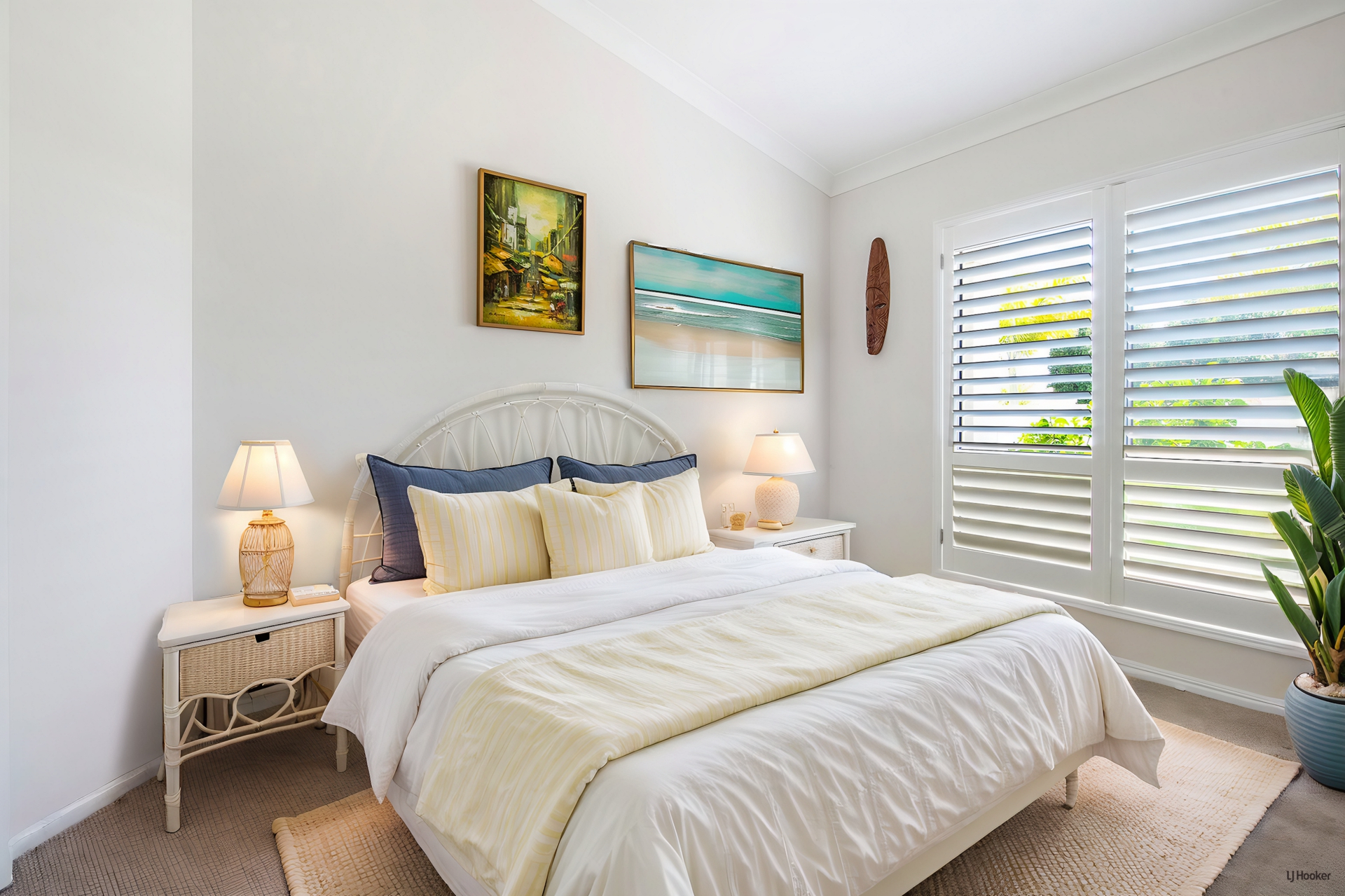 41 Deborah Avenue, BENOWA WATERS
