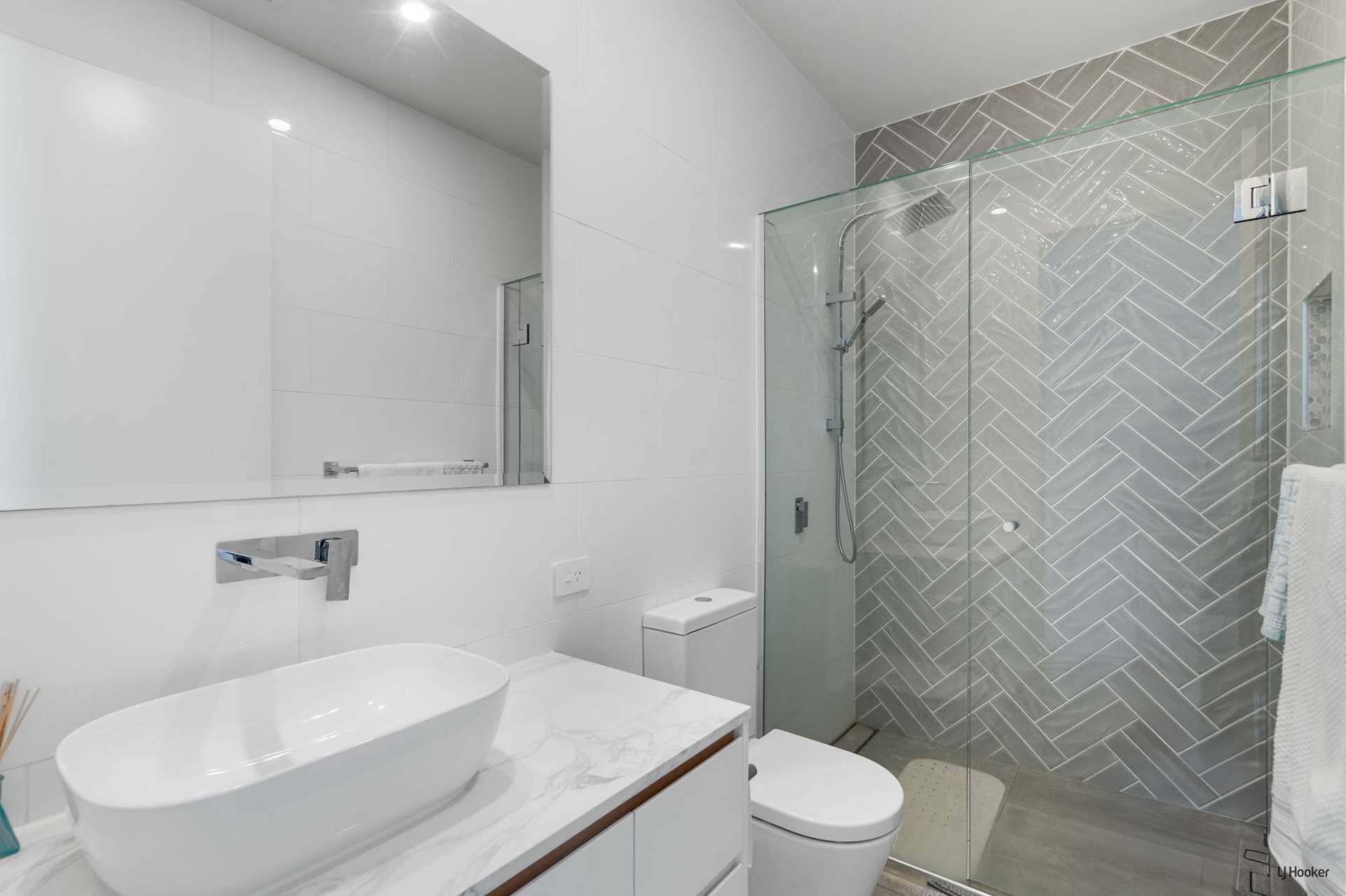 5/4 Twenty Seventh Avenue, PALM BEACH