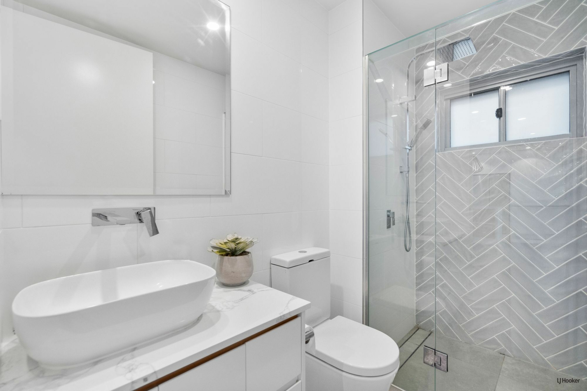 5/4 Twenty Seventh Avenue, PALM BEACH
