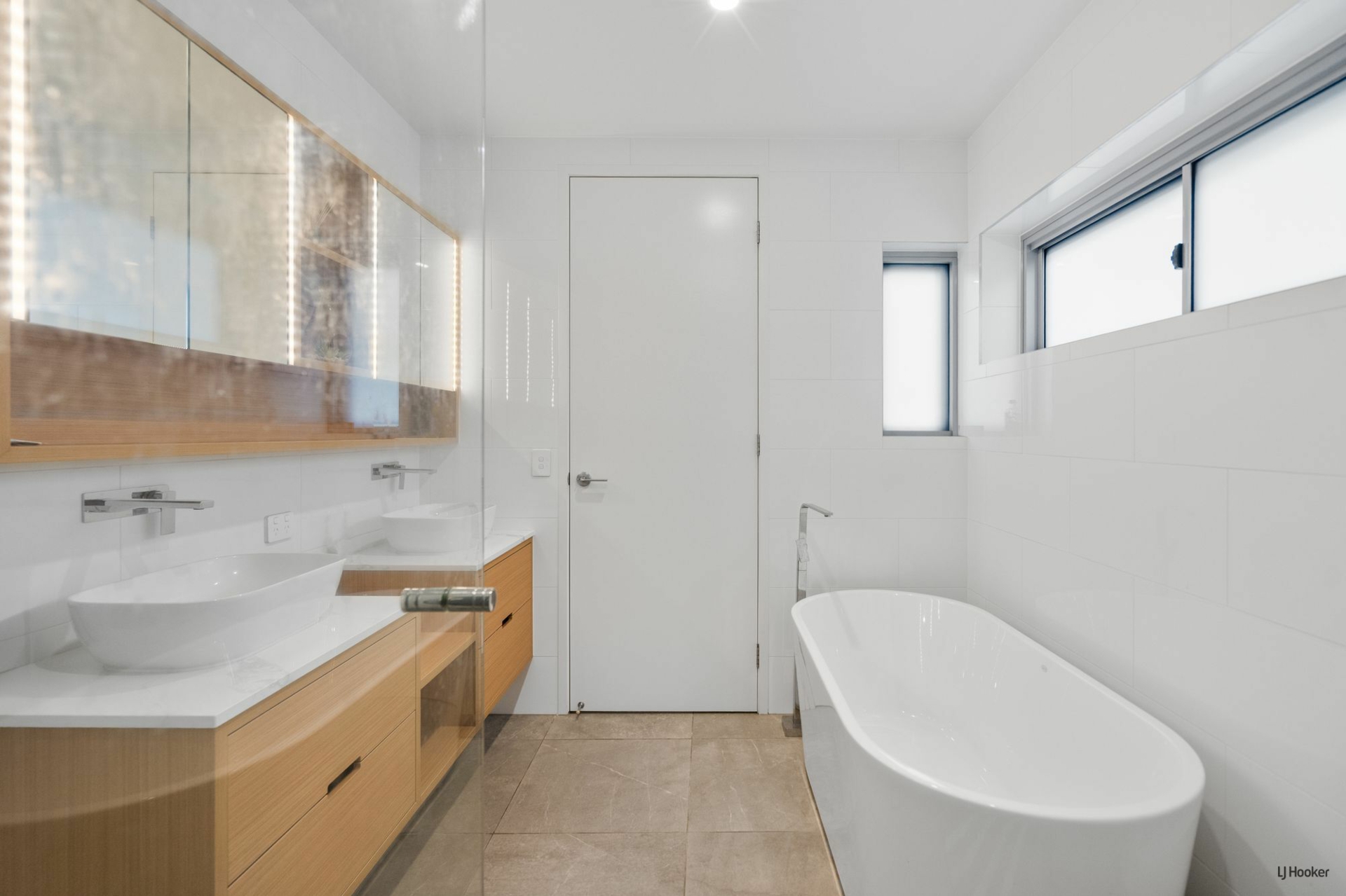 5/4 Twenty Seventh Avenue, PALM BEACH