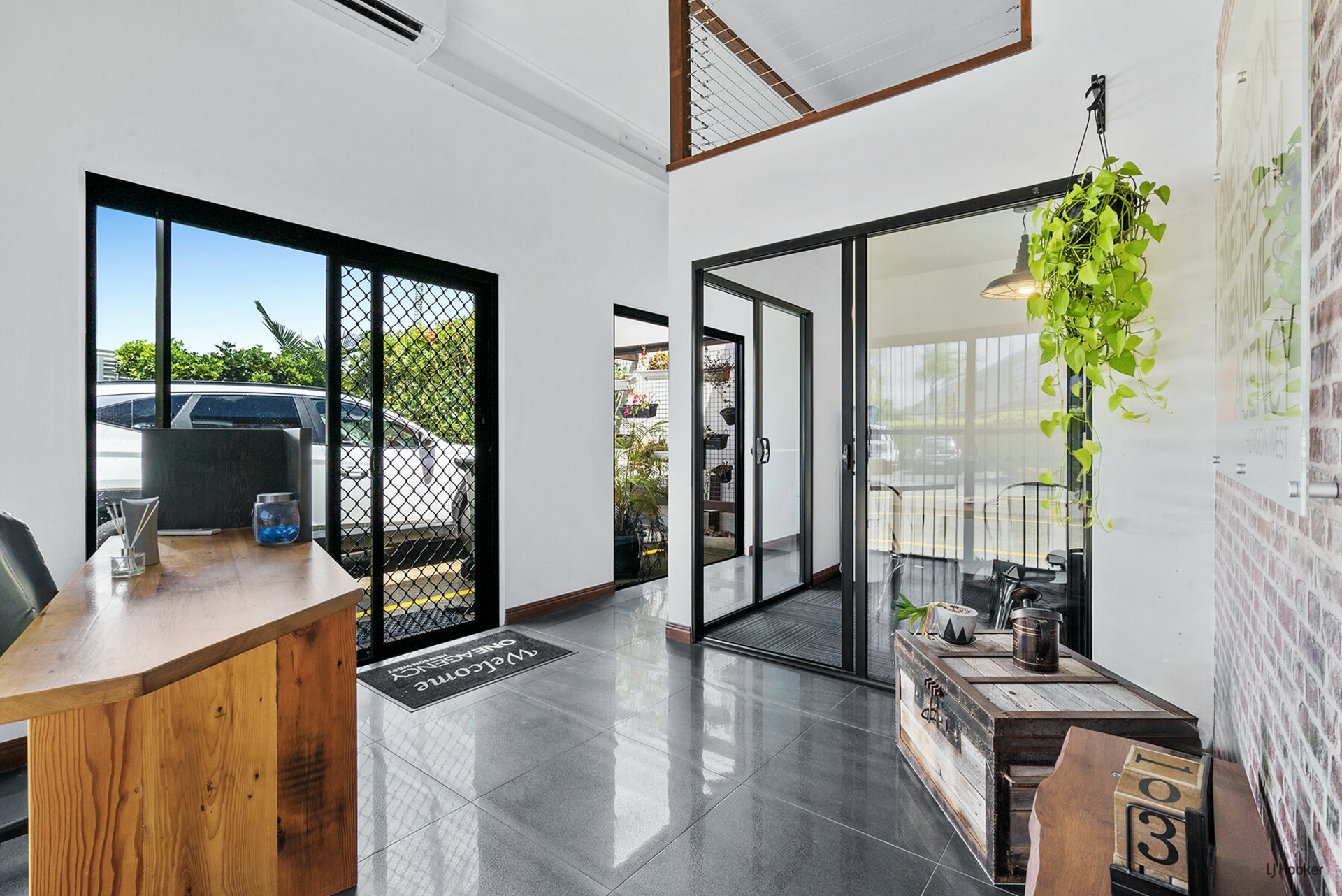 1/7 Traders Way, CURRUMBIN WATERS