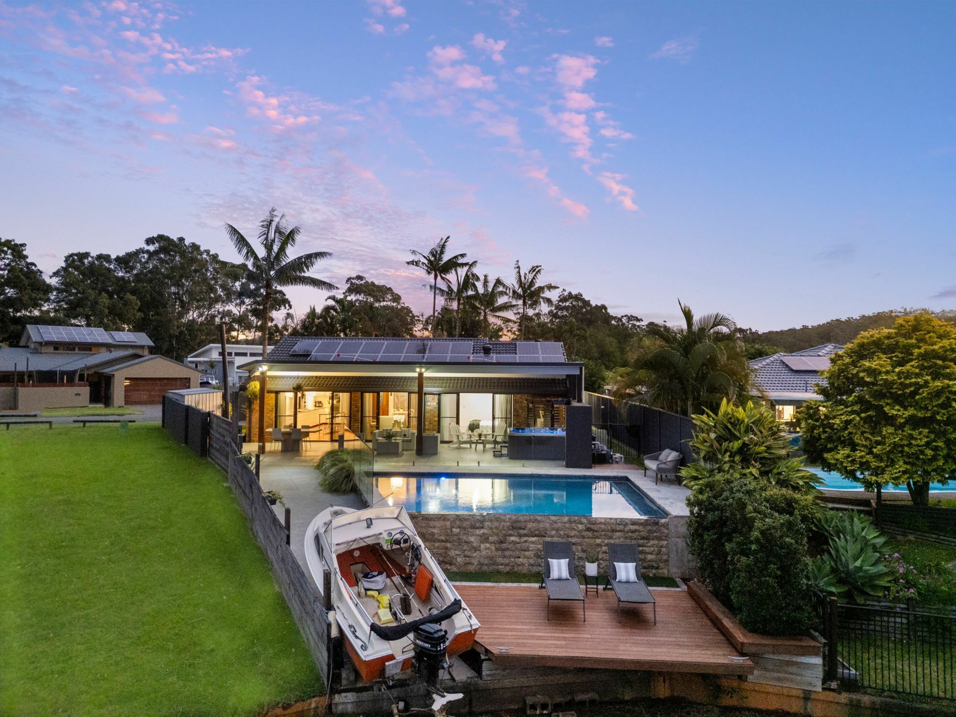 21 Whitsunday Drive, CURRUMBIN WATERS