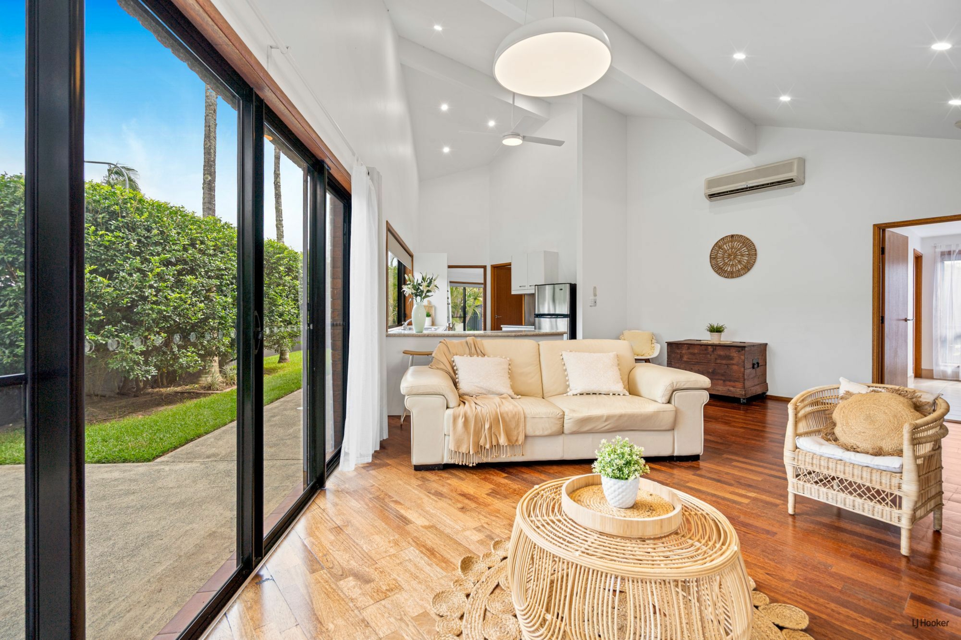 21 Whitsunday Drive, CURRUMBIN WATERS
