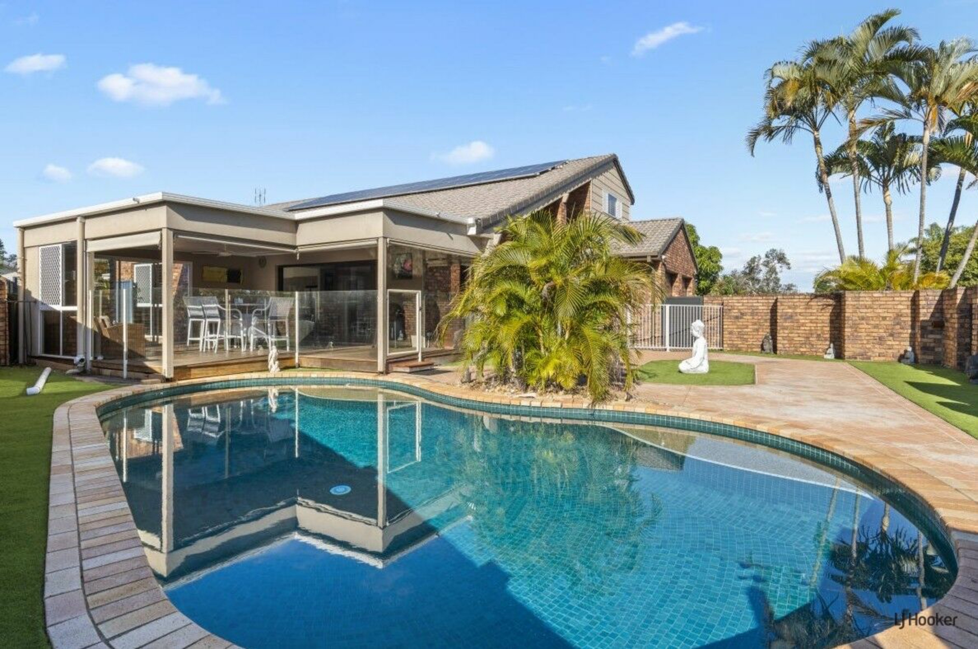 88 Newport Drive, ROBINA