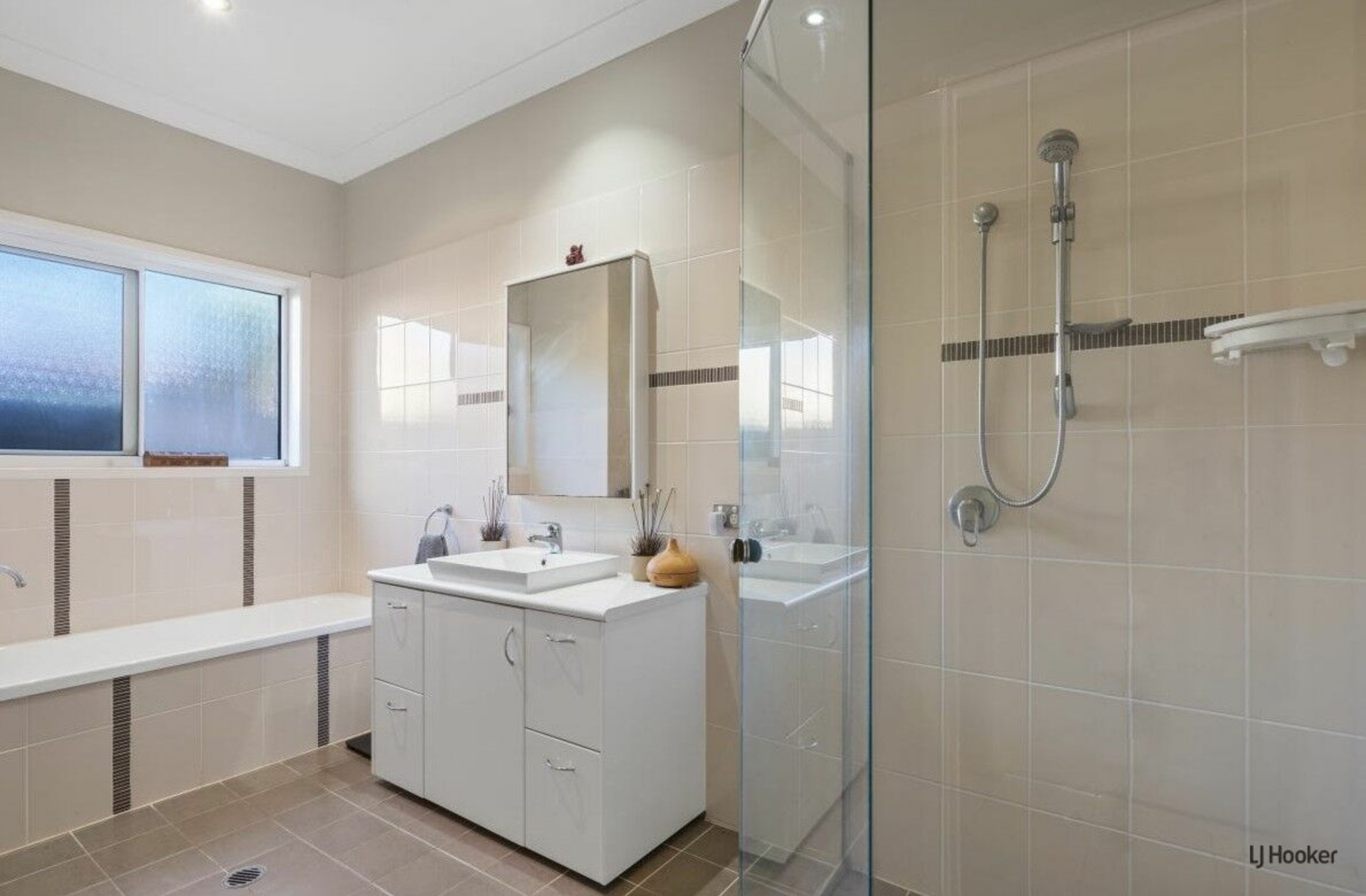 88 Newport Drive, ROBINA