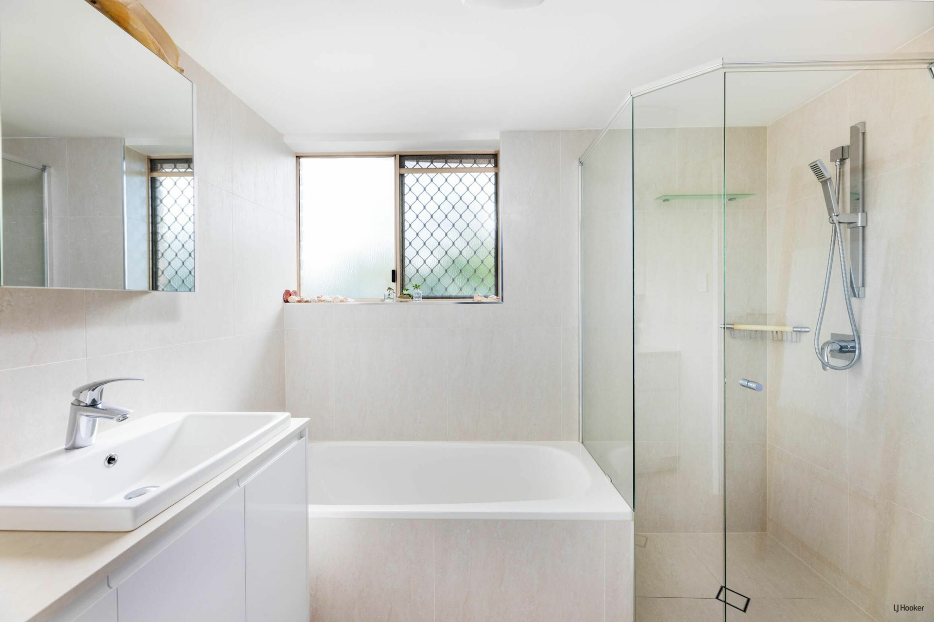4/343 Golden Four Drive, TUGUN