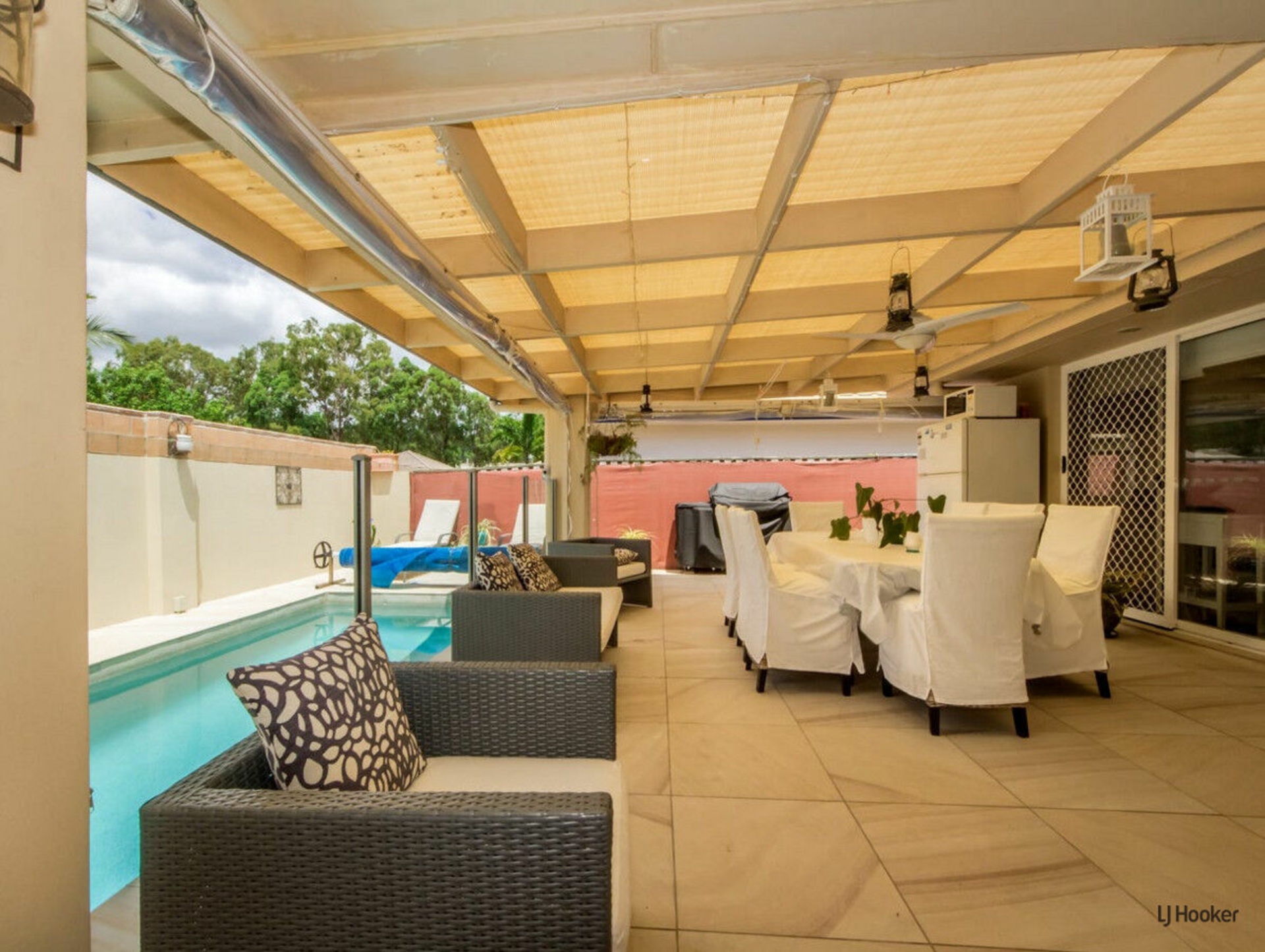 4 Casablanca Court, BURLEIGH WATERS