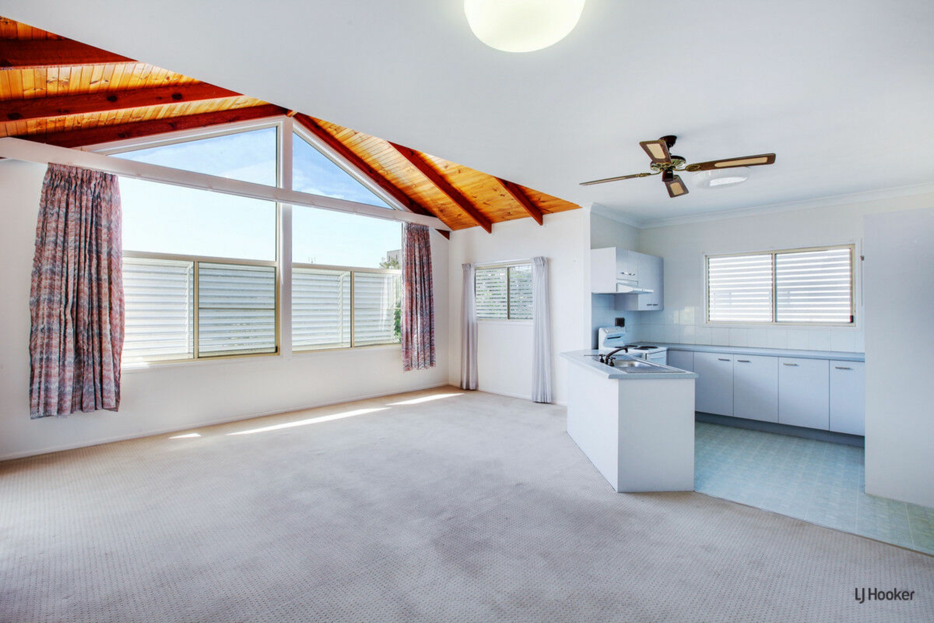 2/115 Petrel Avenue, MERMAID BEACH
