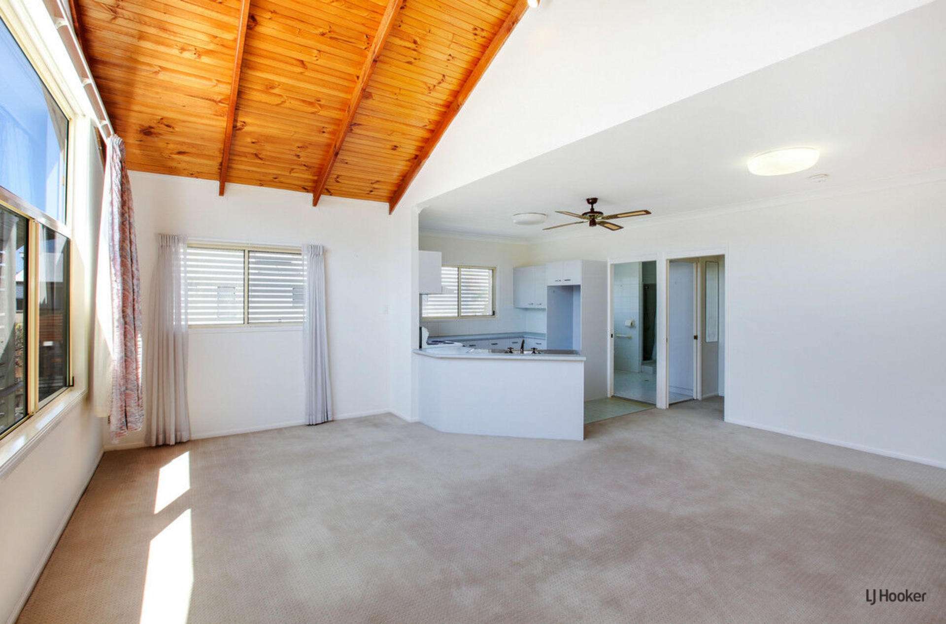 2/115 Petrel Avenue, MERMAID BEACH