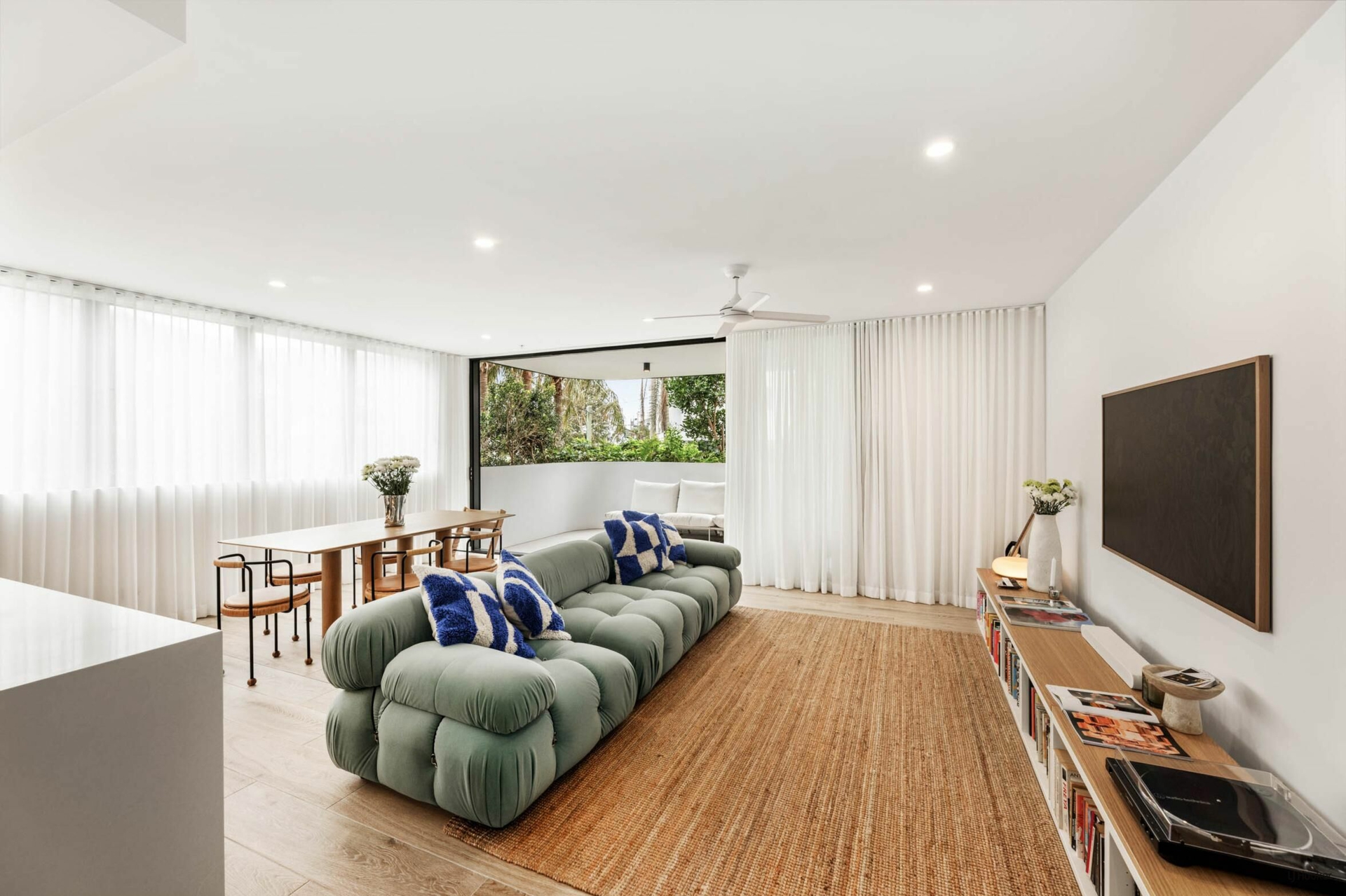 208/2 Mawarra Street, Palm Beach