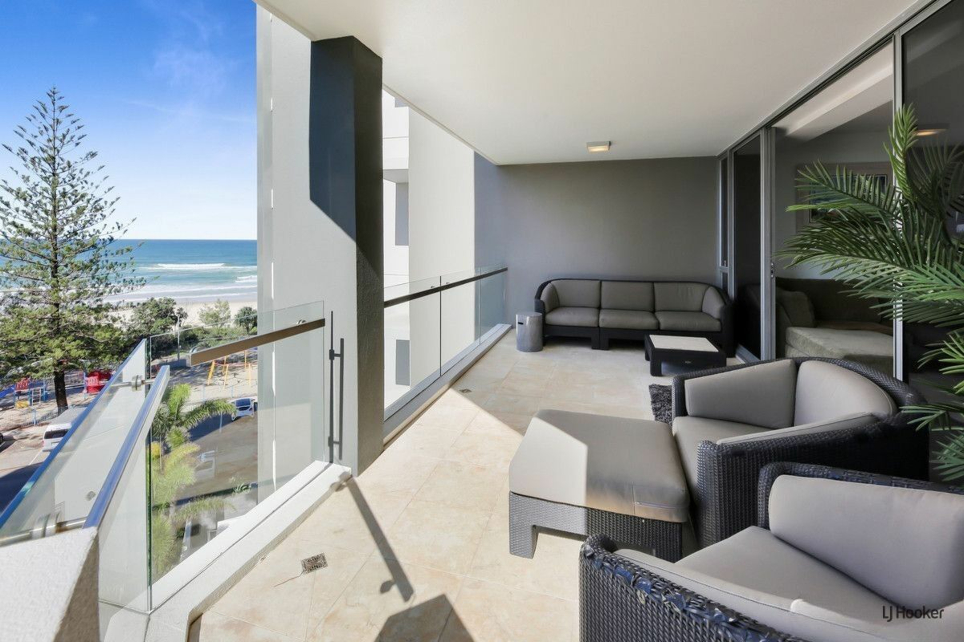502/3 Fifth Avenue, BURLEIGH HEADS