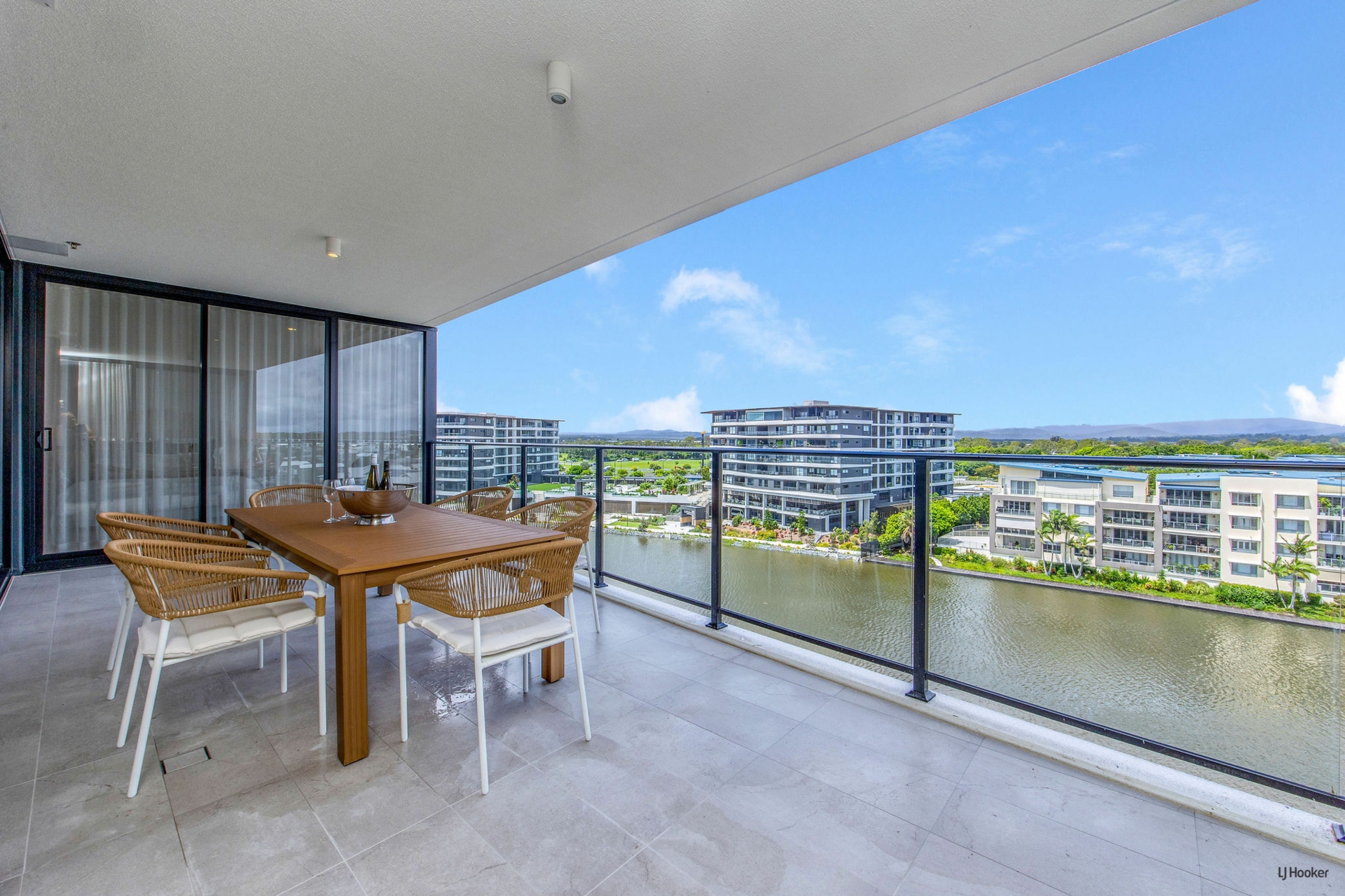10-12 Sickle Avenue, HOPE ISLAND
