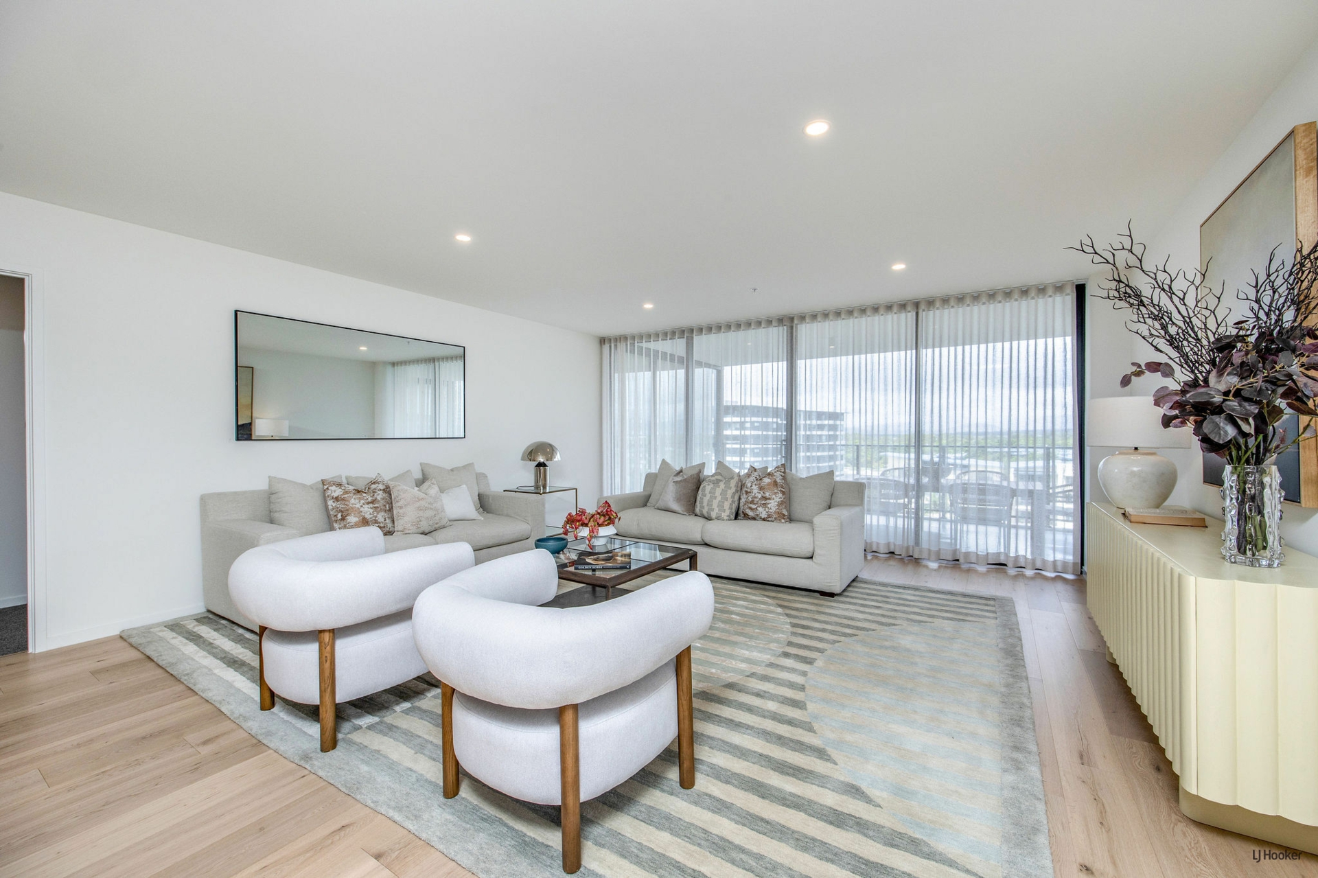 10-12 Sickle Avenue, HOPE ISLAND