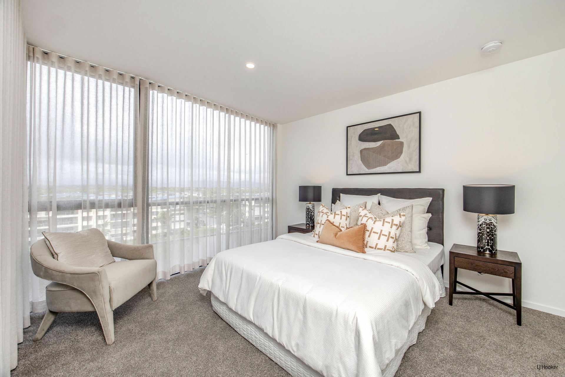 10-12 Sickle Avenue, HOPE ISLAND