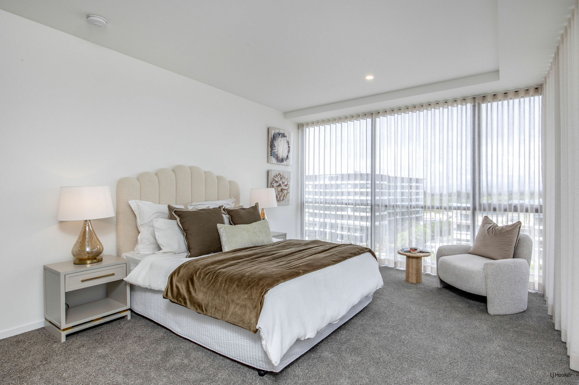 10-12 Sickle Avenue, HOPE ISLAND