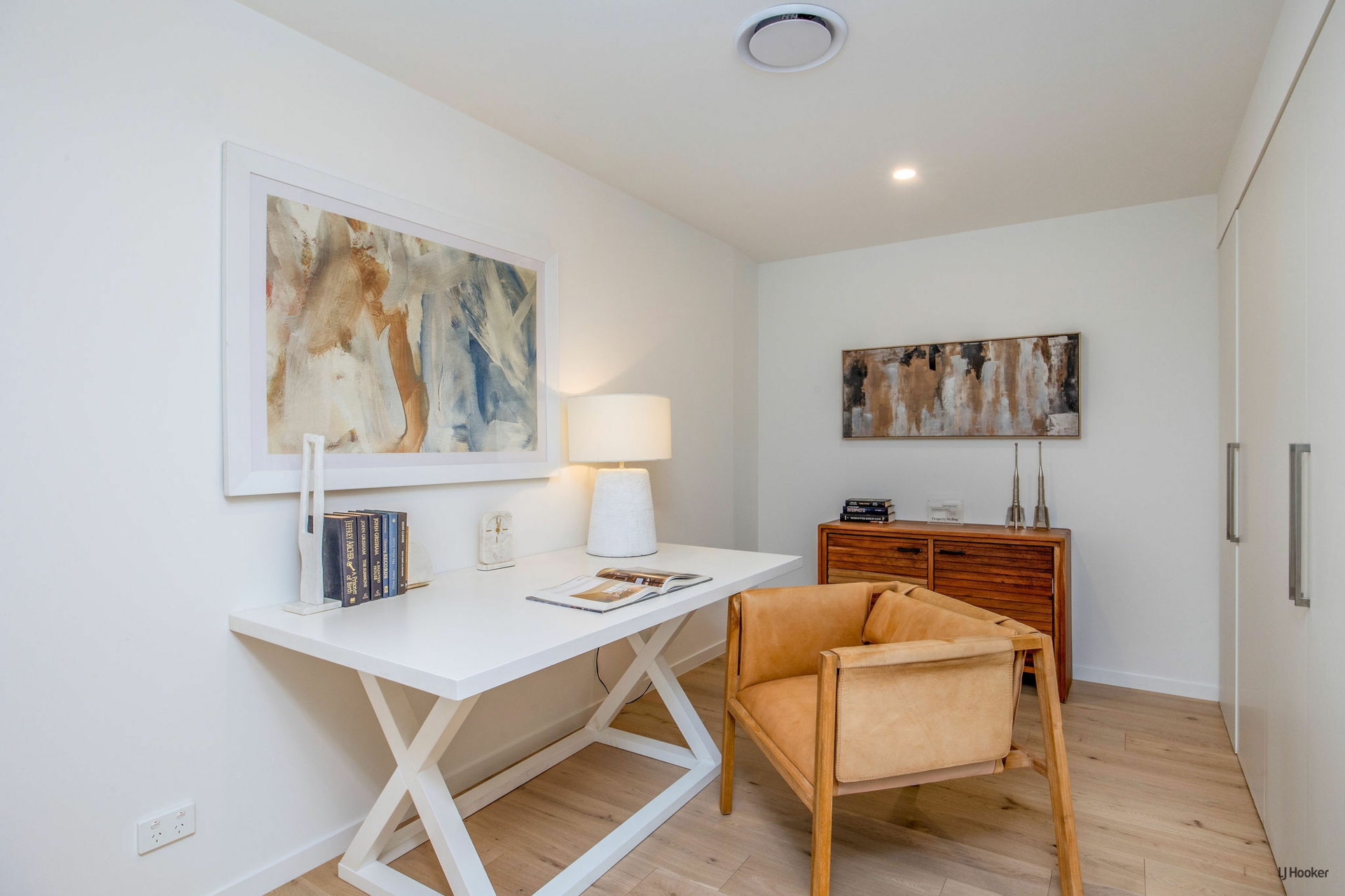 10-12 Sickle Avenue, HOPE ISLAND