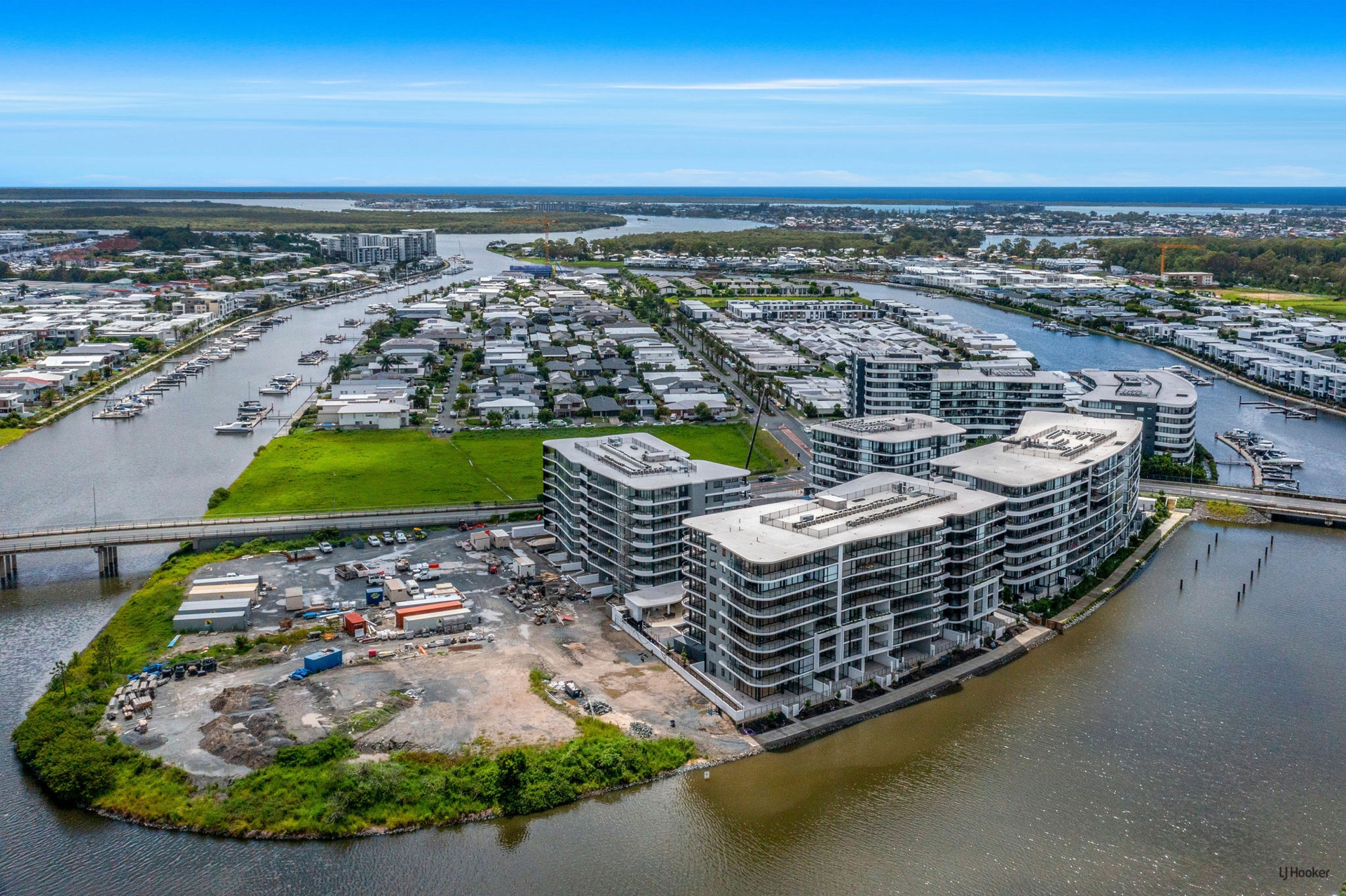 10-12 Sickle Avenue, HOPE ISLAND