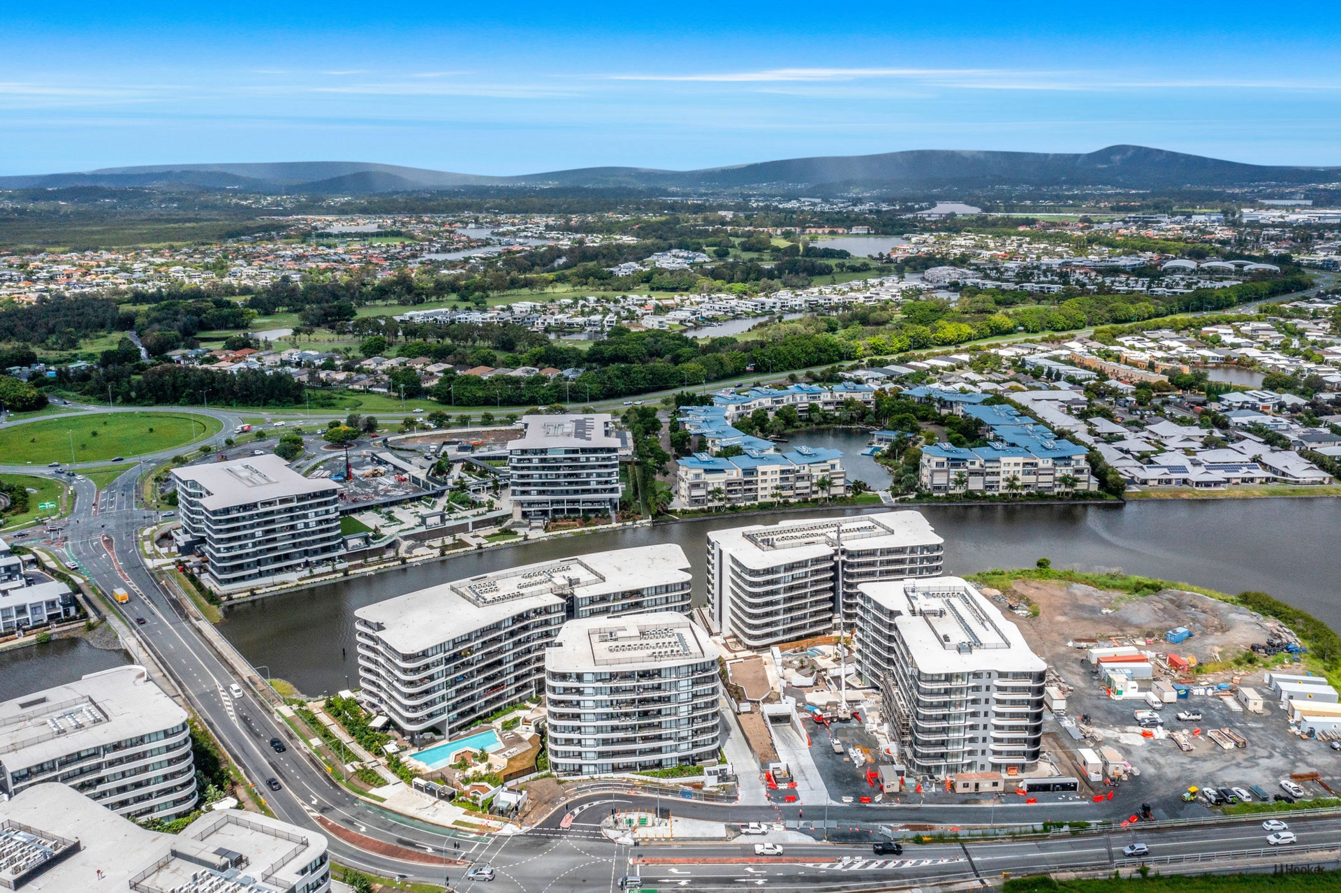10-12 Sickle Avenue, HOPE ISLAND