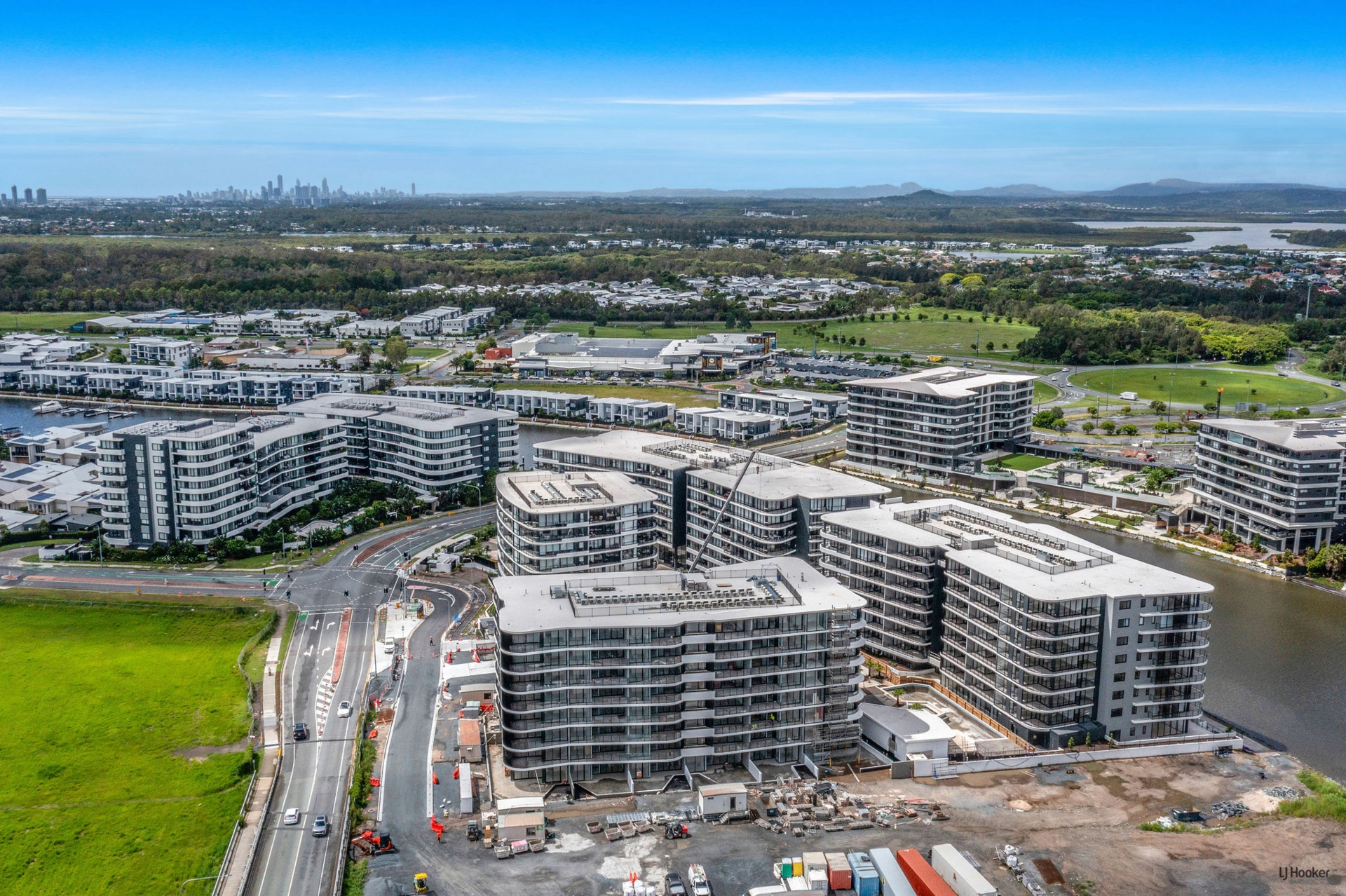 10-12 Sickle Avenue, HOPE ISLAND