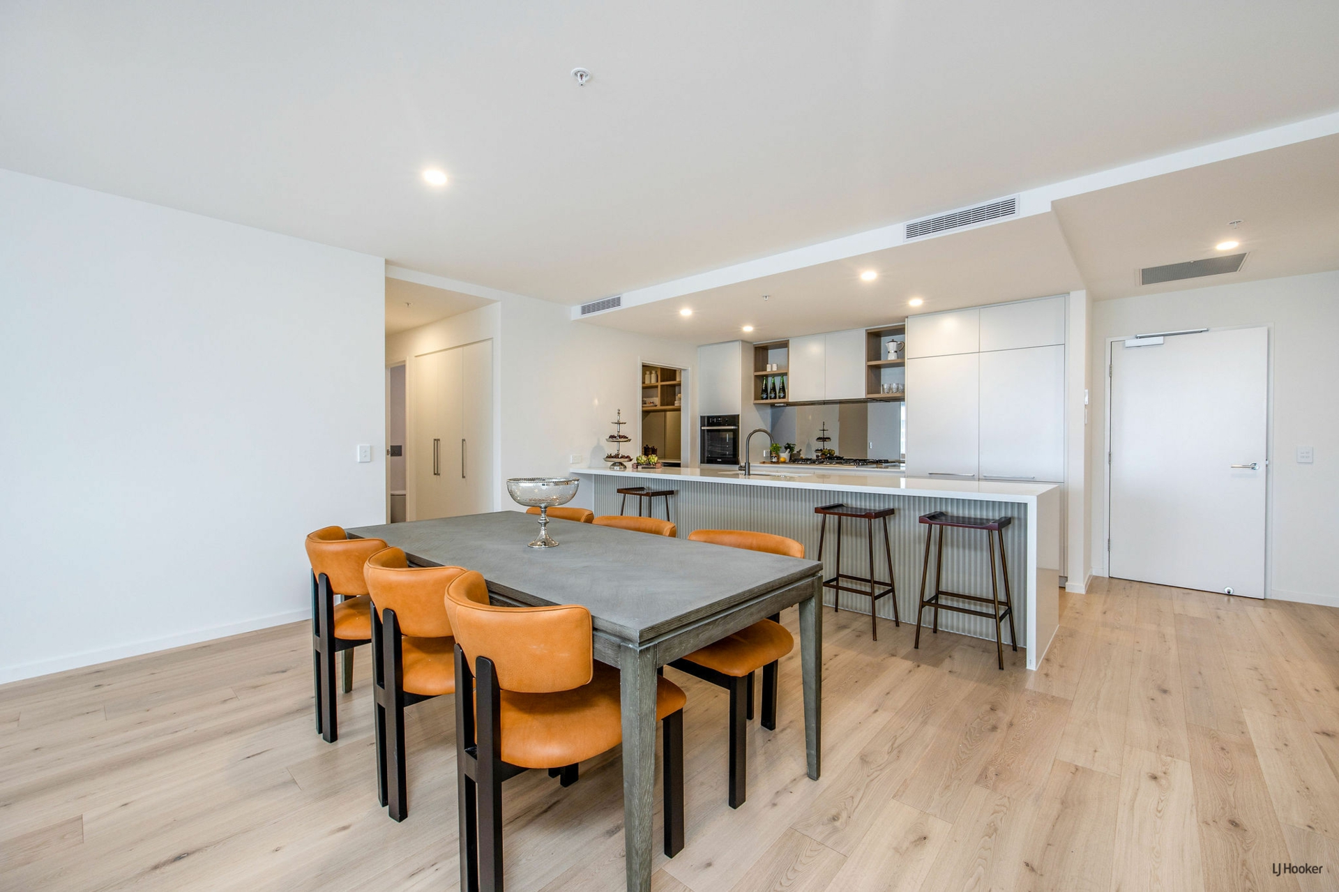 10-12 Sickle Avenue, HOPE ISLAND