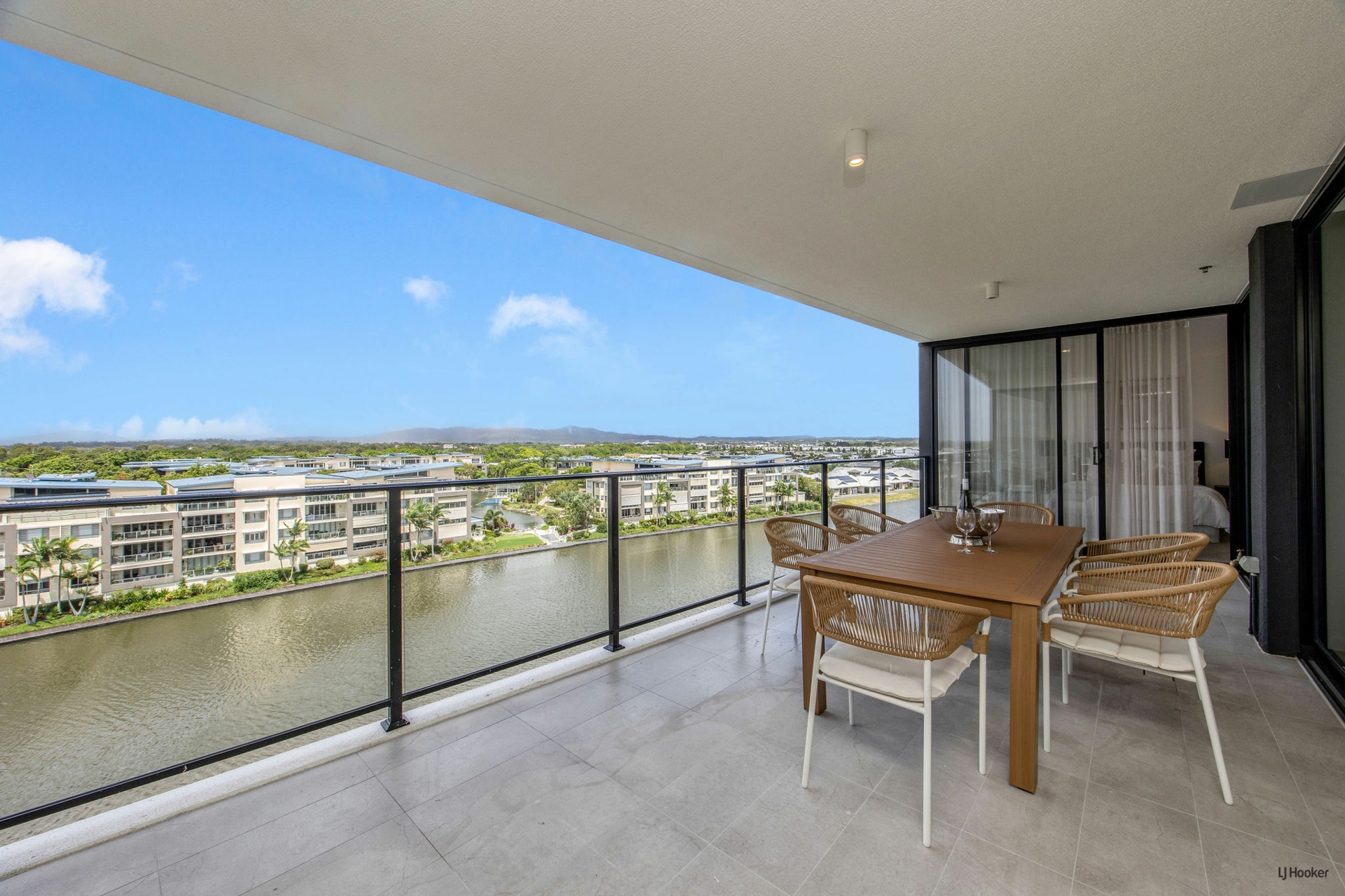 10-12 Sickle Avenue, HOPE ISLAND