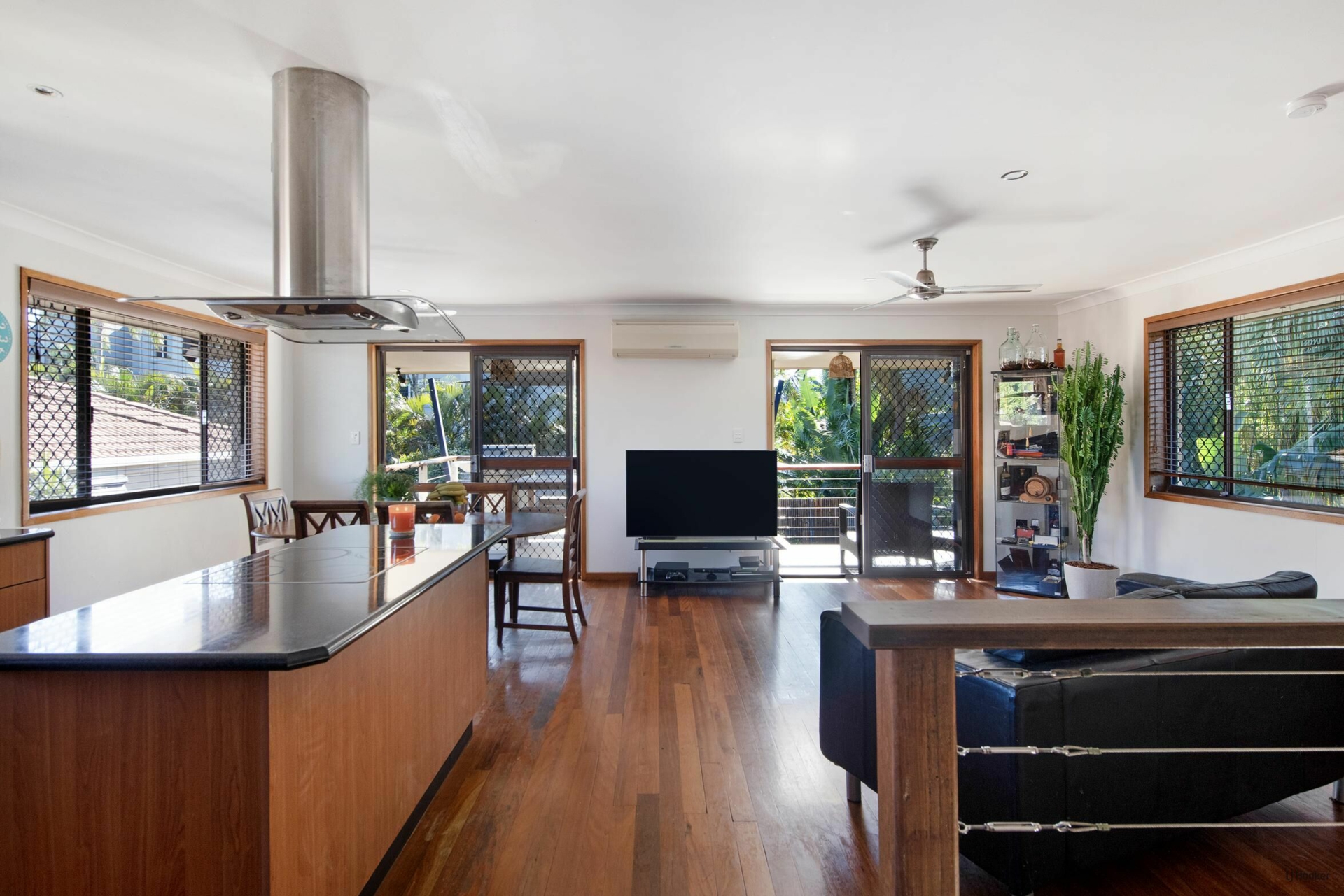 45 Broadwater Street, RUNAWAY BAY