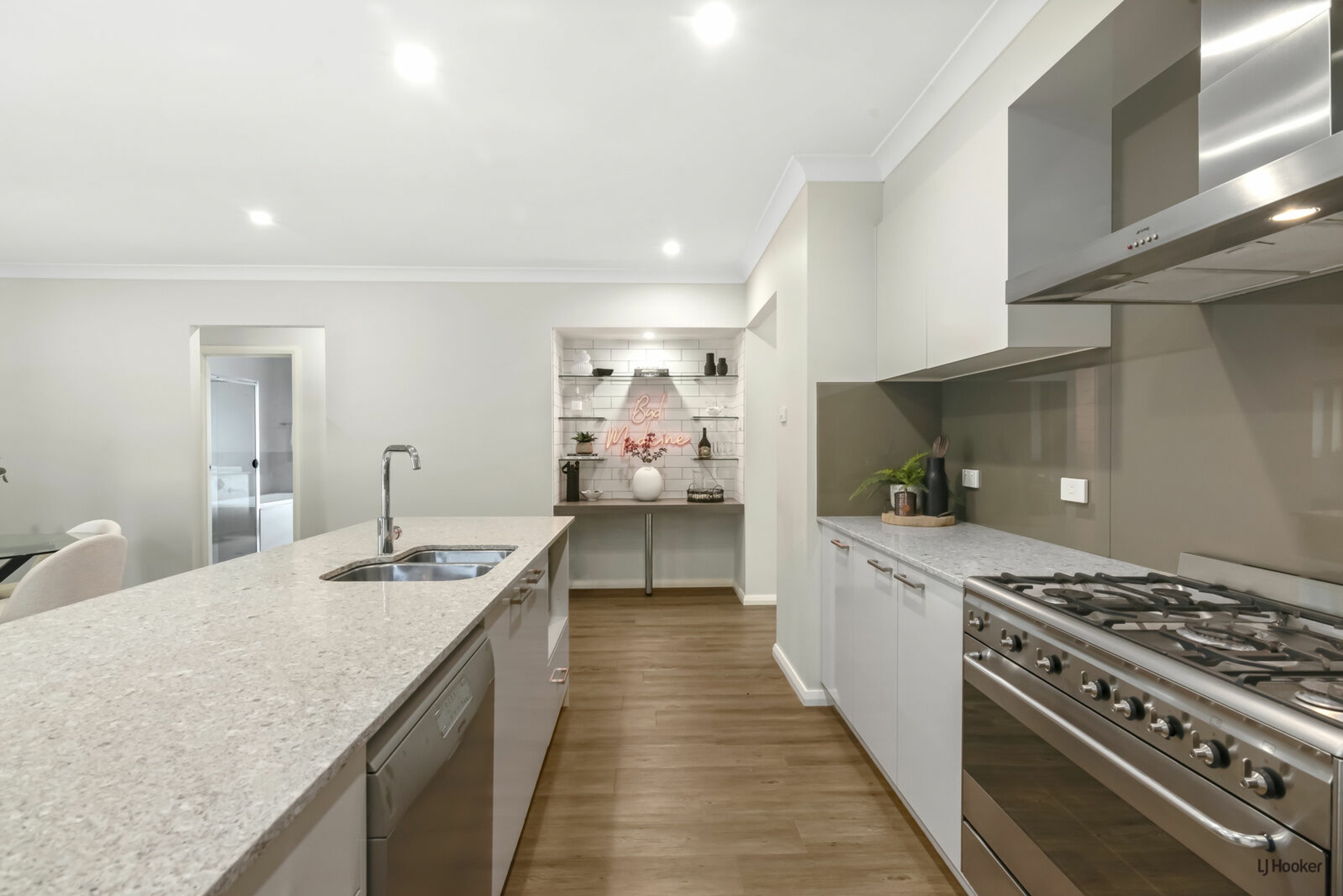 33 Sapphire Place, ELANORA