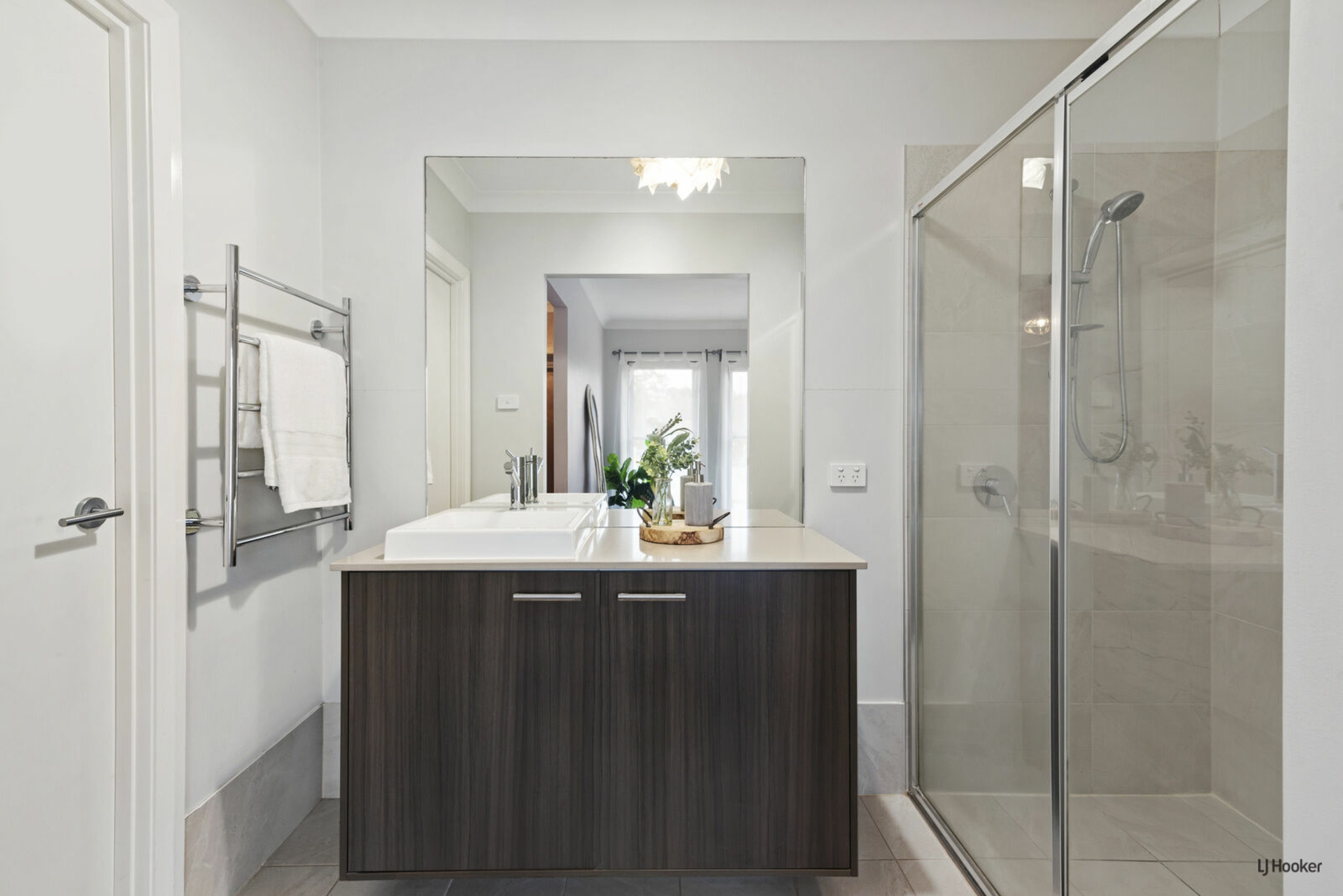33 Sapphire Place, ELANORA