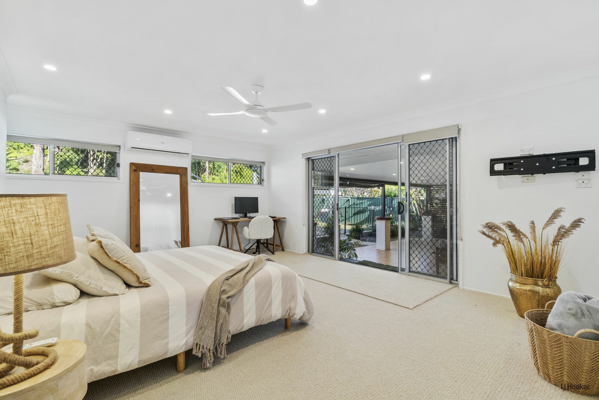8 Drumfish Drive, CURRUMBIN WATERS