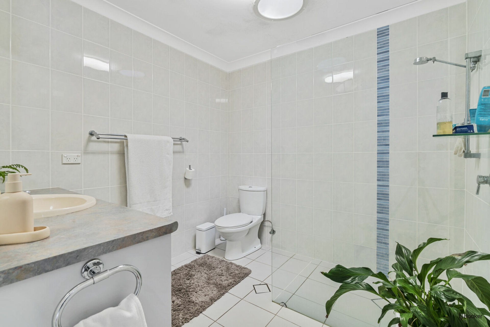 8 Drumfish Drive, CURRUMBIN WATERS