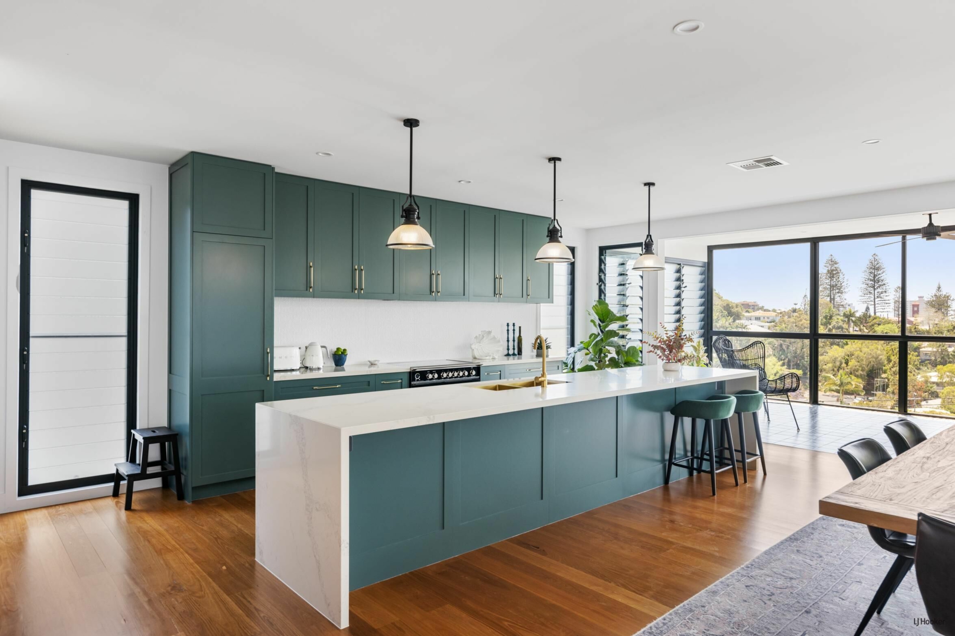 7 Tooloon Street, Coolangatta