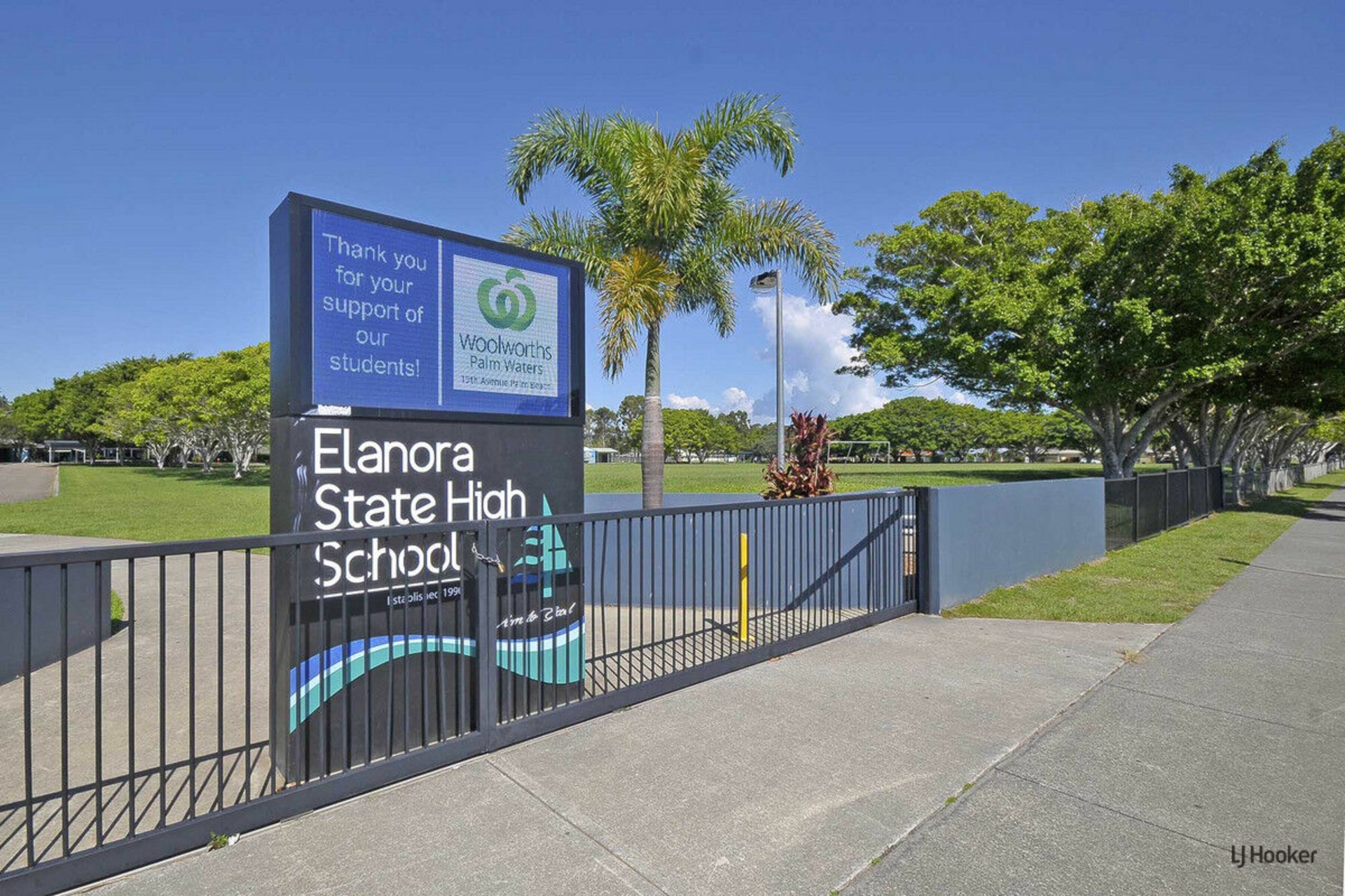 8 Darnel Street Elanora QLD