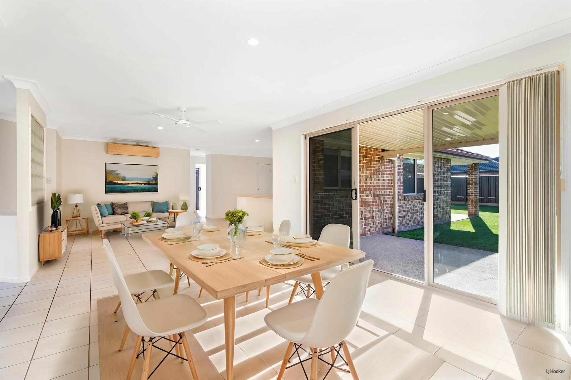 16 Chippendale Crescent — photo 3 of 19