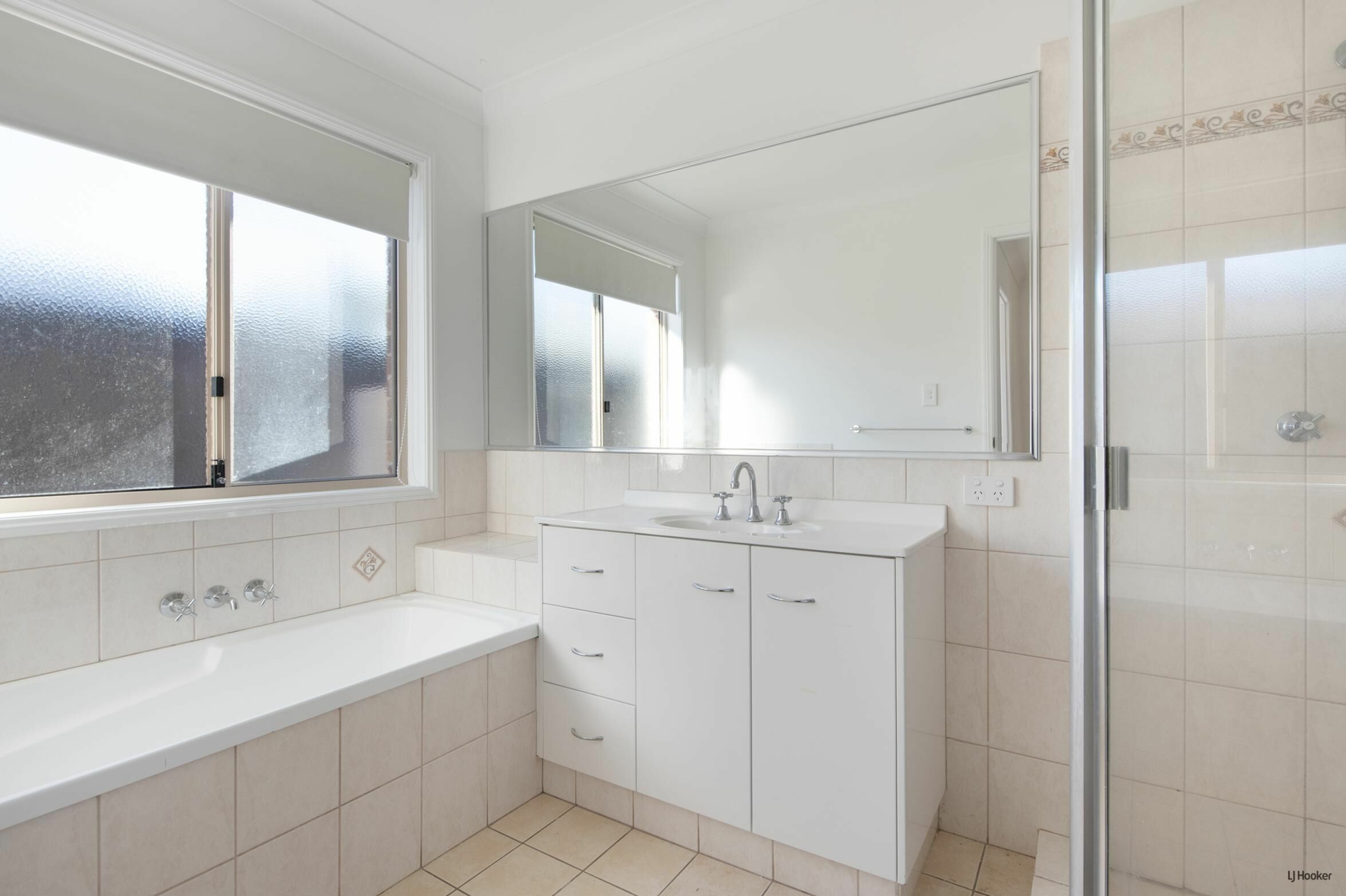 16 Chippendale Crescent — photo 13 of 19