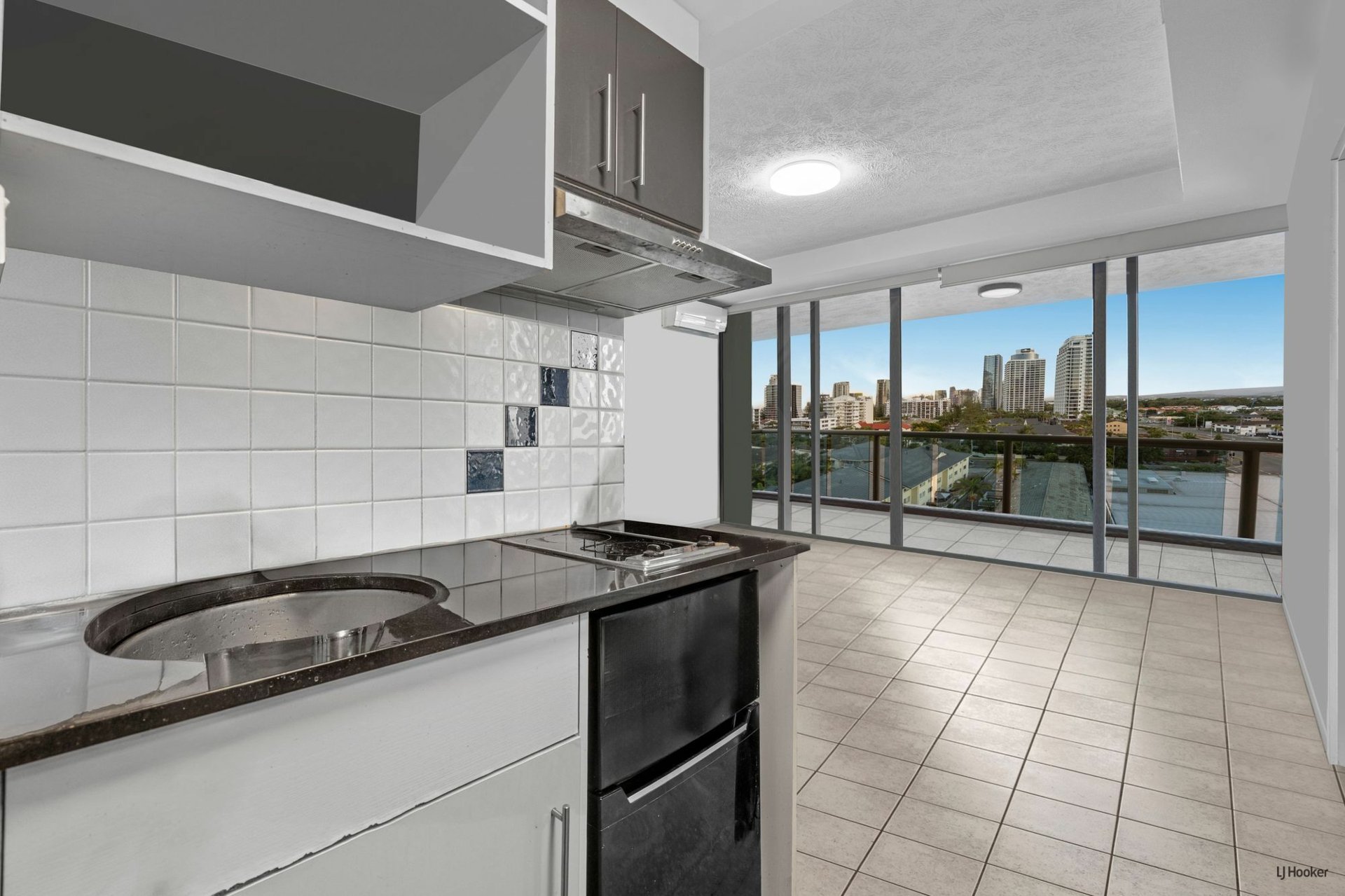 806/2865 Gold Coast Highway — photo 15 of 25