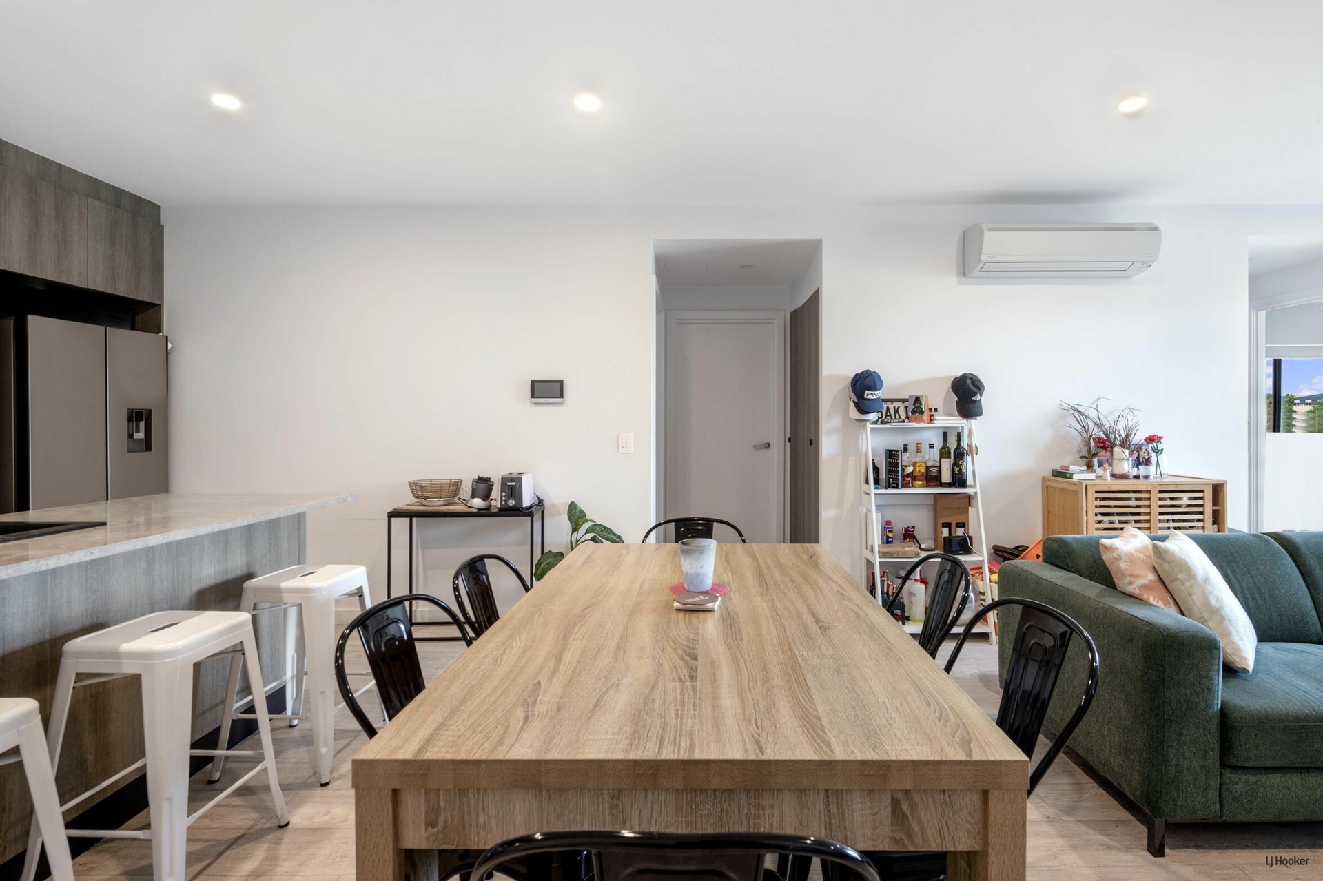 202/135 Eugaree Street — photo 4 of 18
