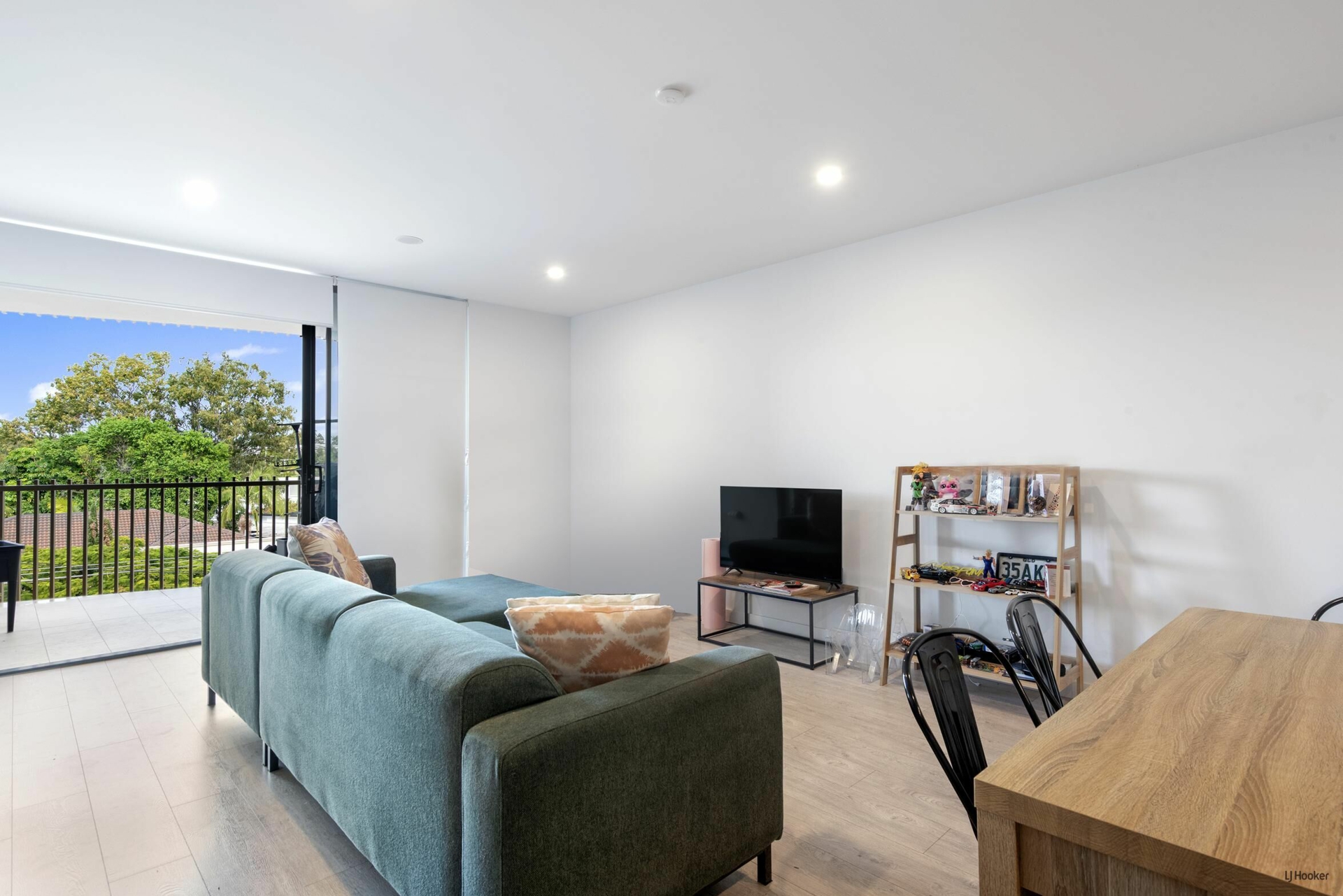 202/135 Eugaree Street — photo 5 of 18