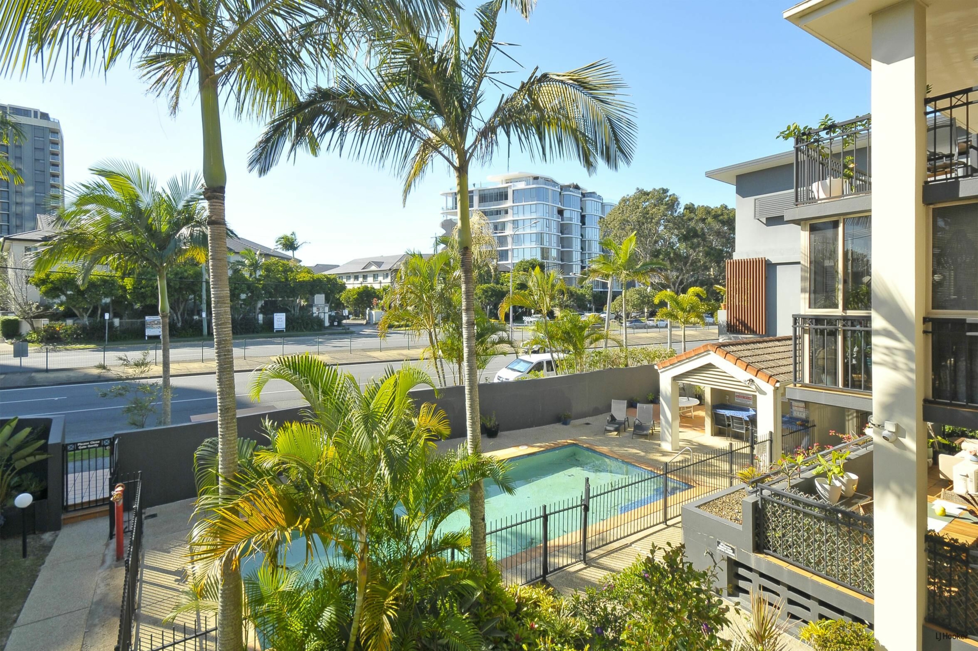 10/1040 Gold Coast Highway — photo 3 of 29