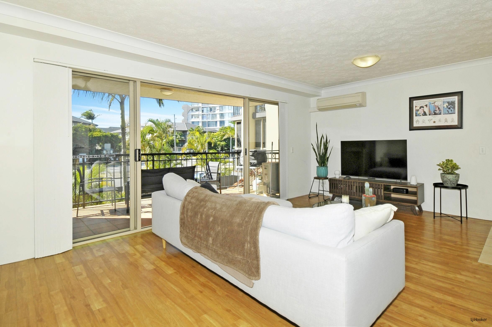10/1040 Gold Coast Highway — photo 7 of 29